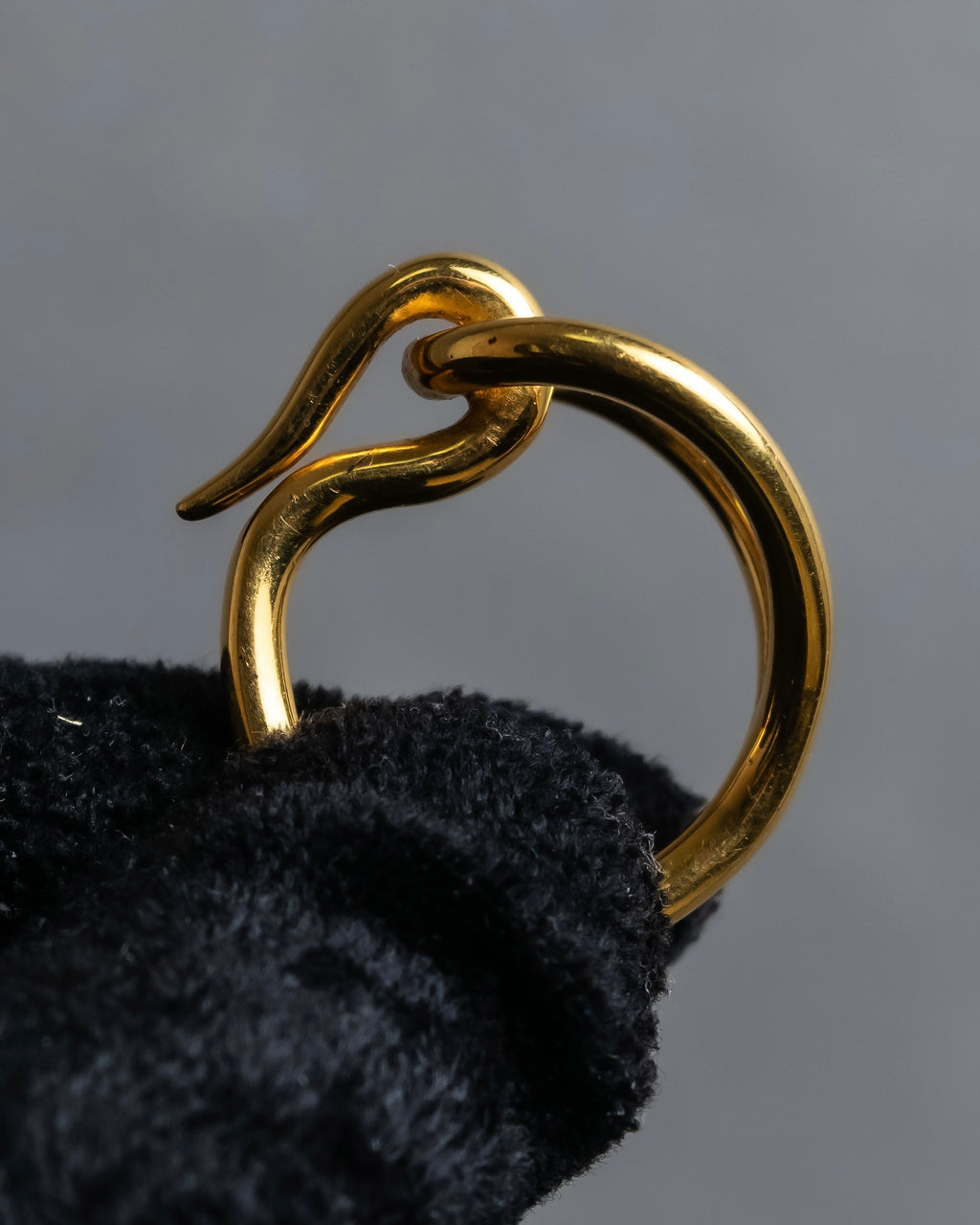 "HERMES" Jumbo scarf gold ring