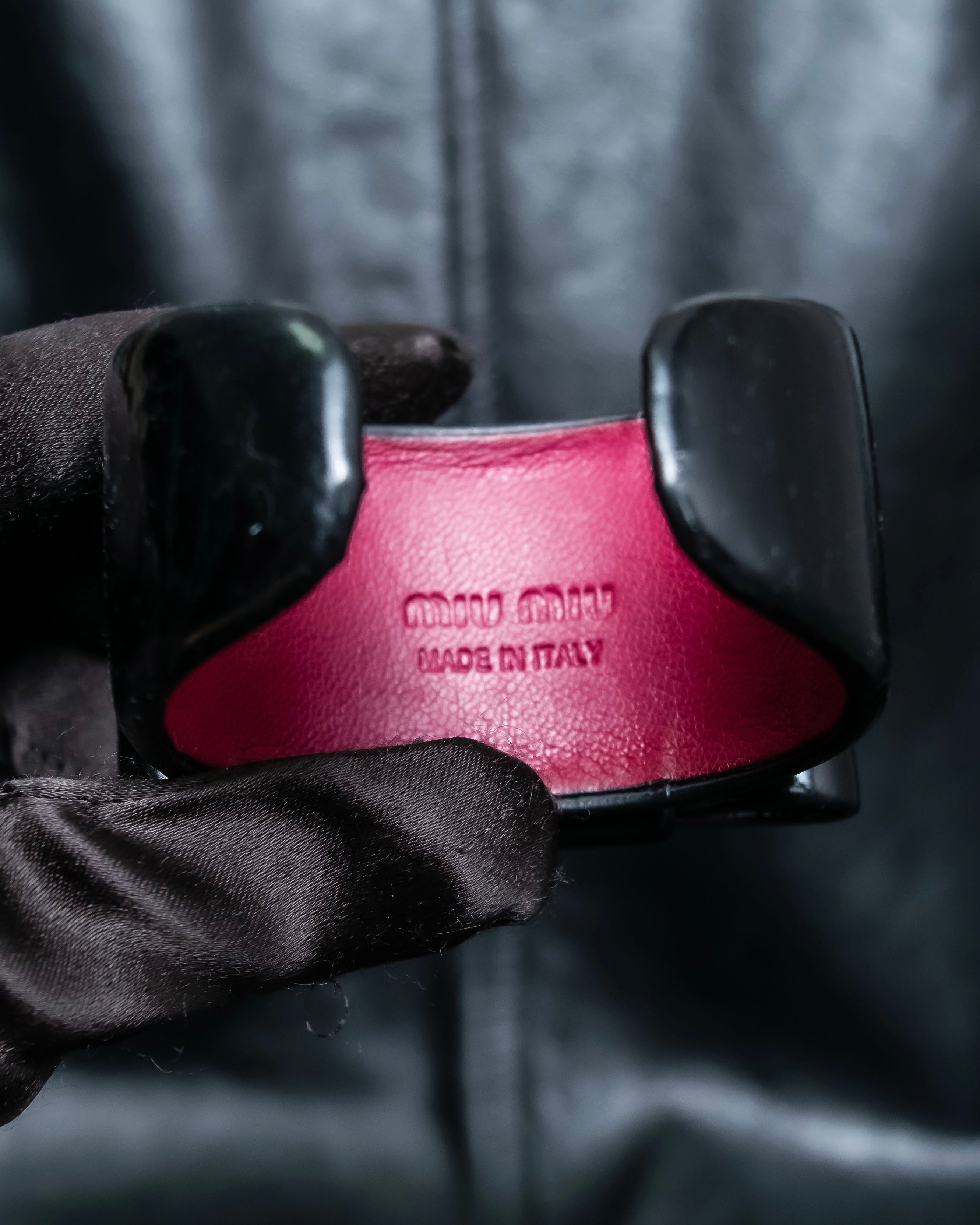 "miu miu"  Ribbon design bangle