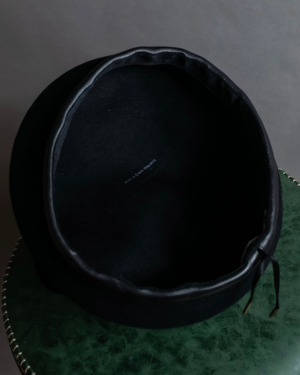 "FUMIKA UCHIDA" Leather piping design wool felt beret