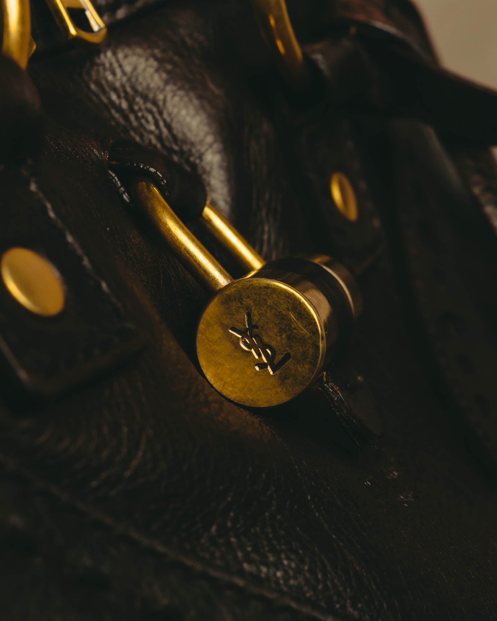 -SPECIAL- “Yves Saint Laurent” 00’s-10’s Muse leather handbag