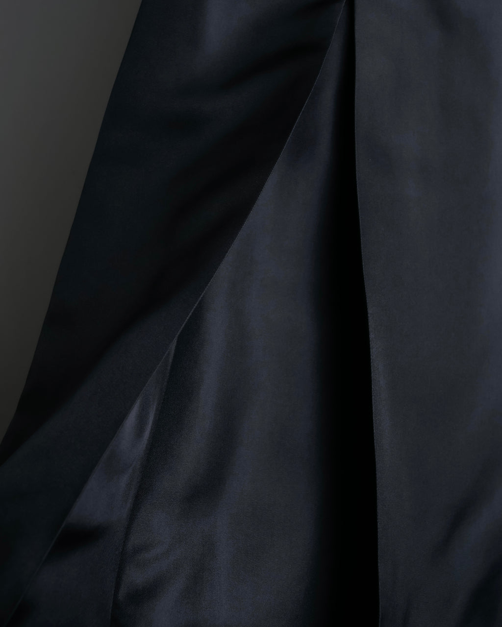 "PRADA" 100% silk pleated skirt