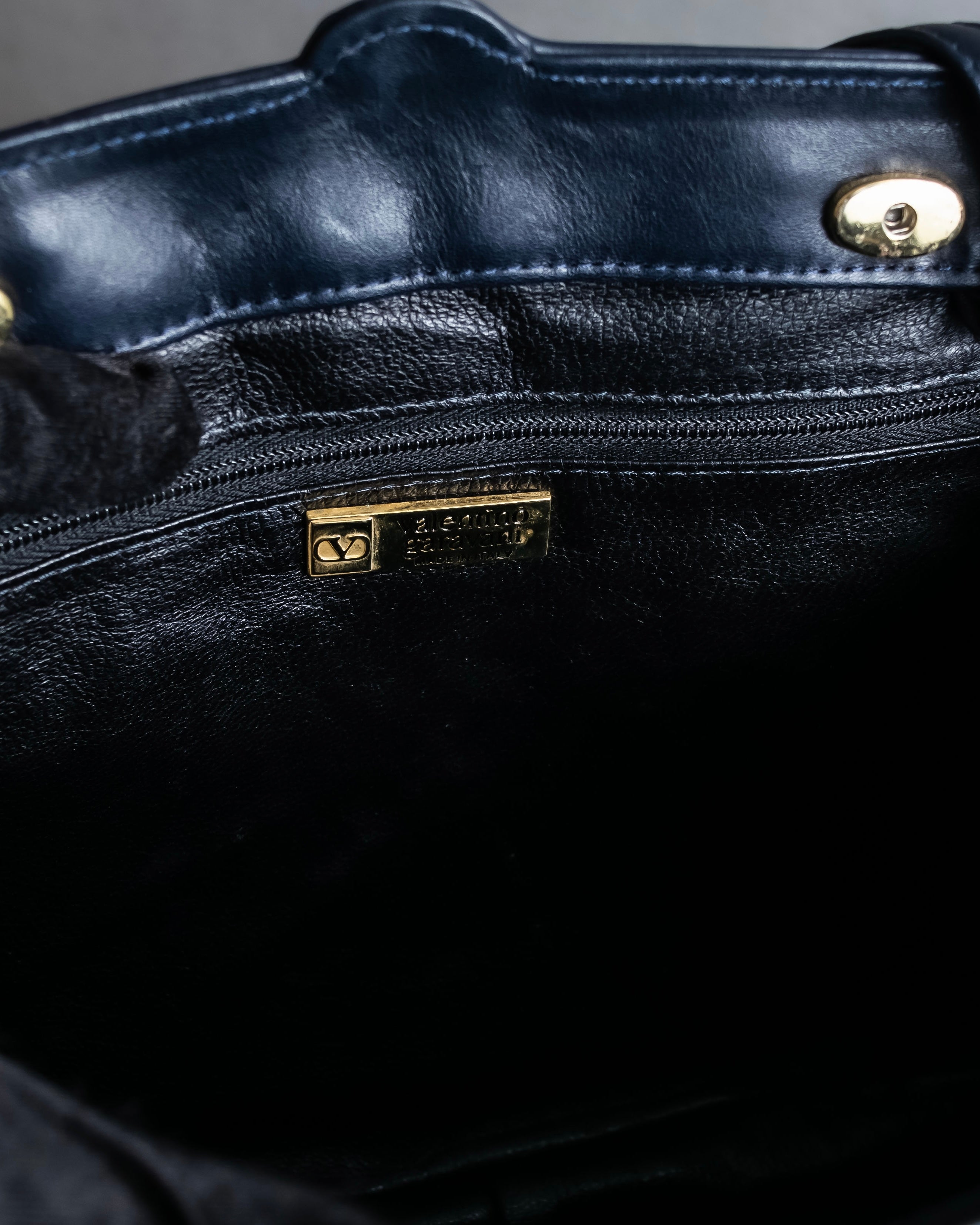 "VALENTINO" Gathered design rounded silhouette shoulder bag