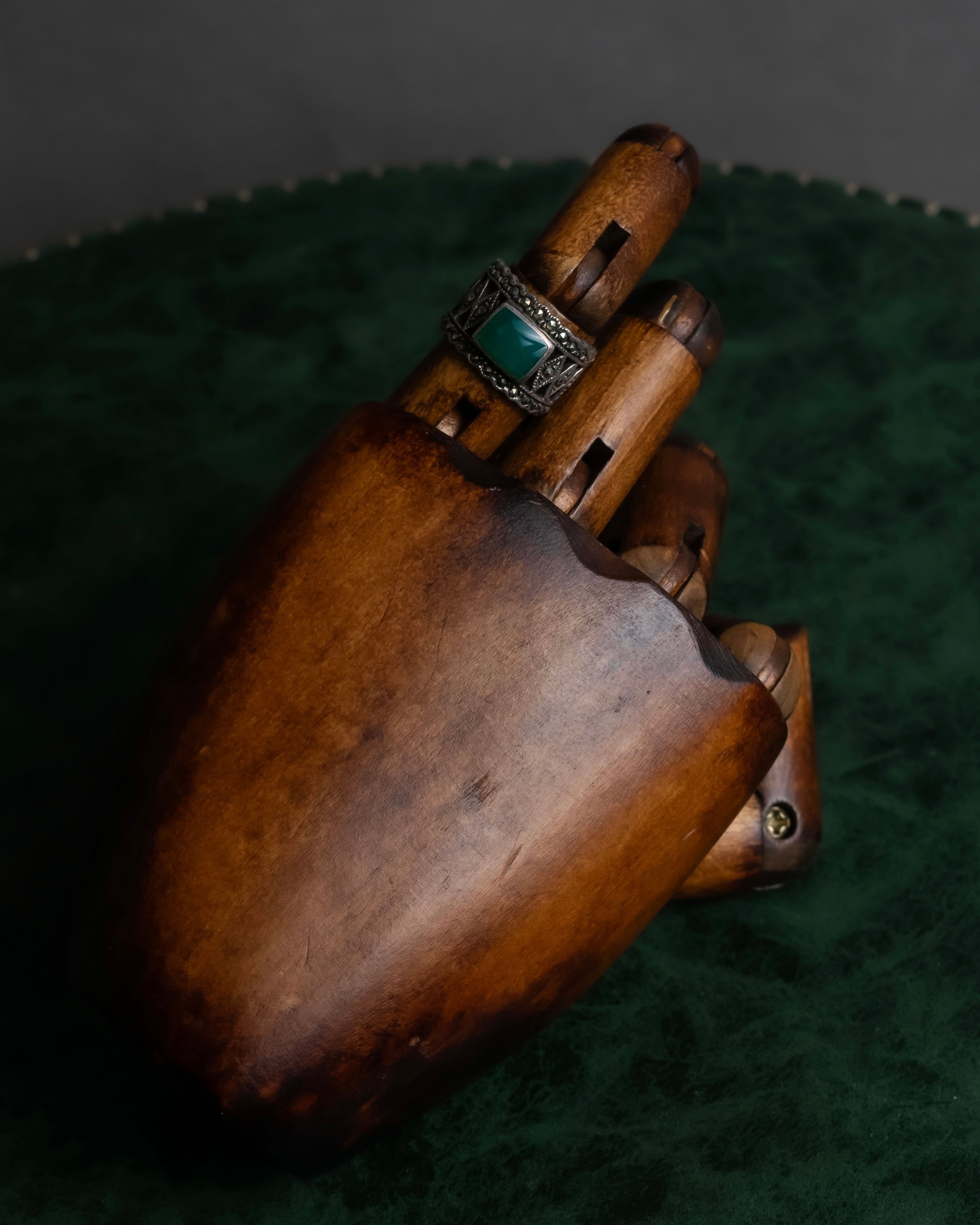 "Vintage green stone top silver ring"