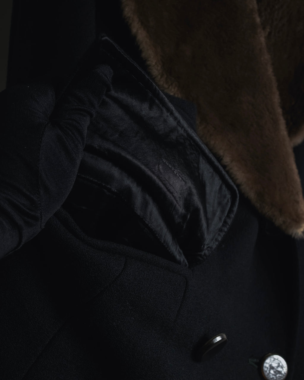 -SPECIAL- "Max Mara"
90’s Detachable fur collar virgin wool long coat