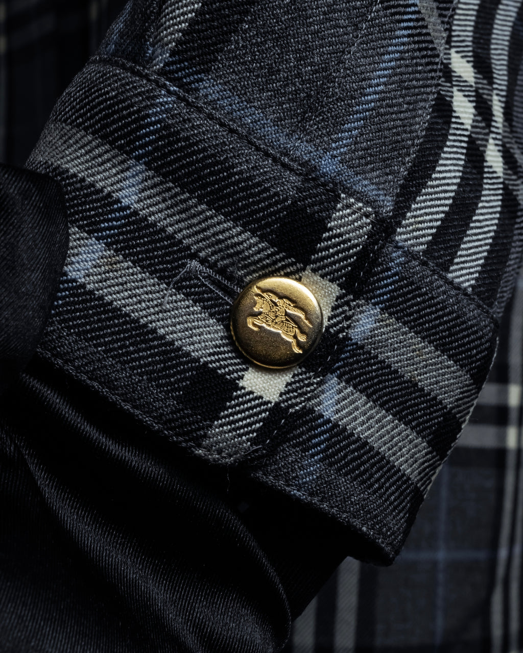 "BURBERRYS" Gold metal button design check pattern wool shirt