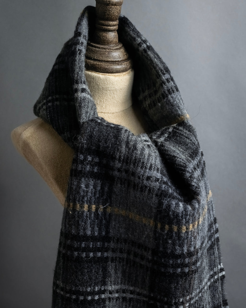 "Vivienne Westwood" Multi-layered check pattern fringe design muffler
