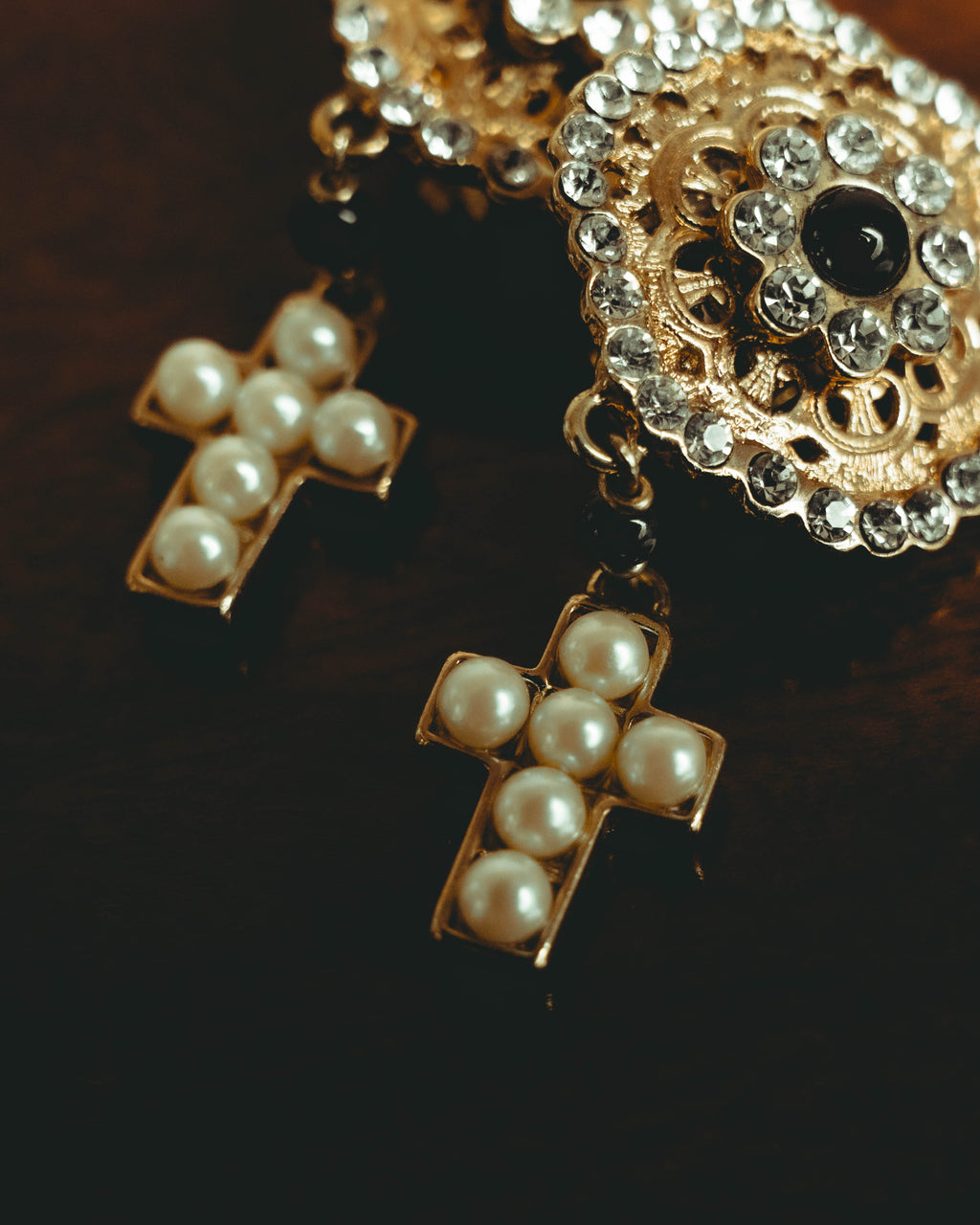 –SPECIAL– "VALENTINO" 80's-90's Ornate clip-on drop earrings