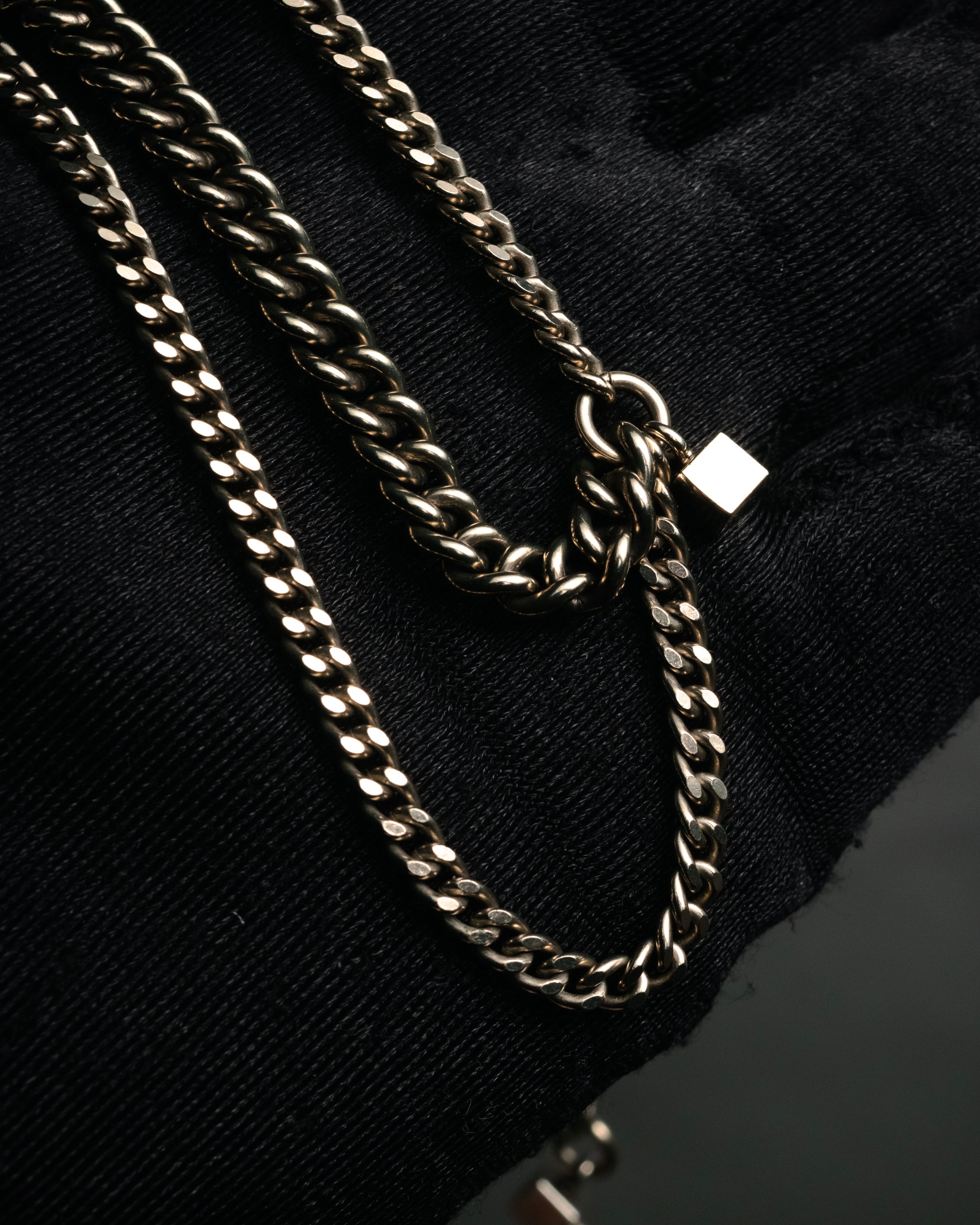 –SPECIAL– “CHANEL” 2005 Spring crystal CC chain majeste