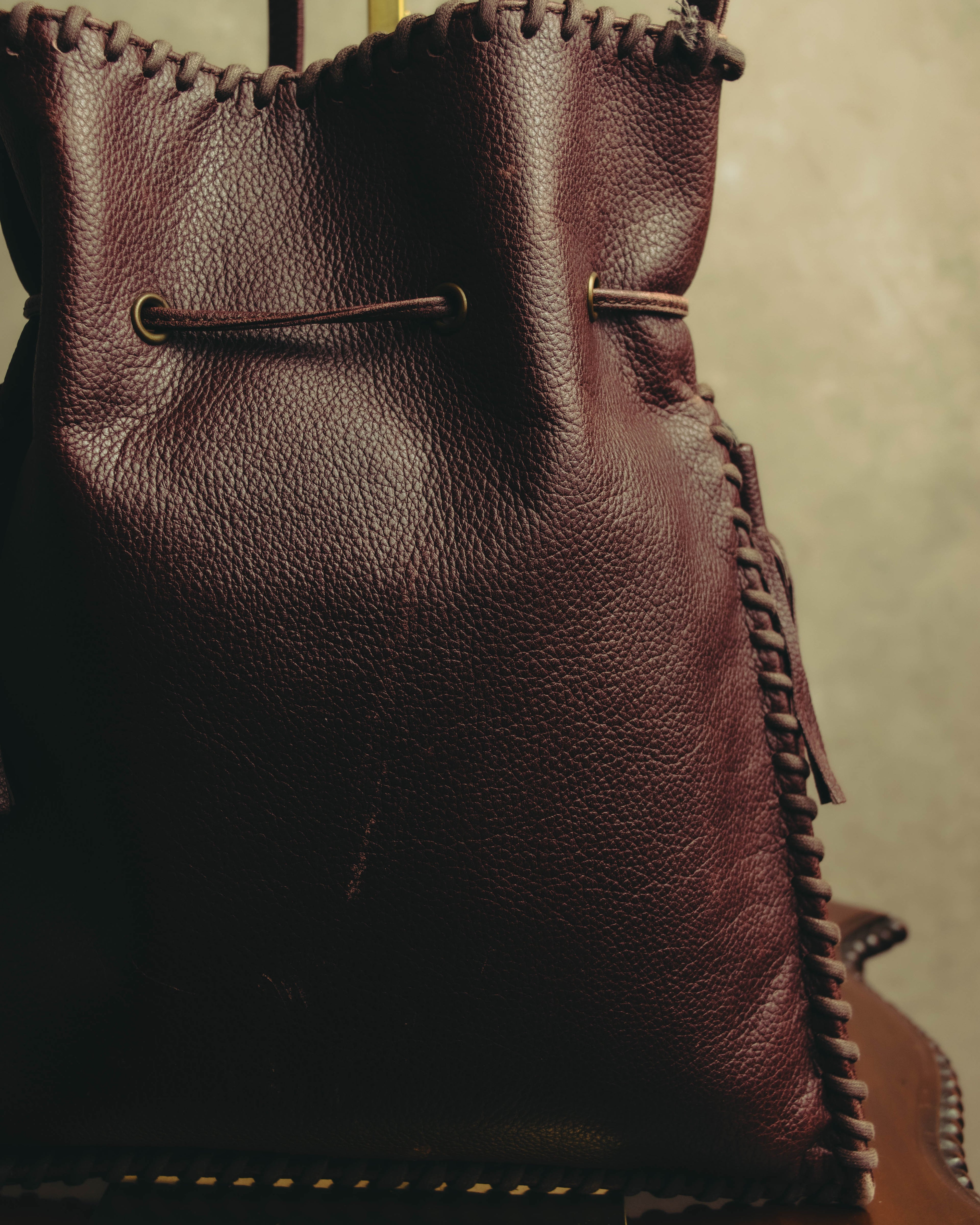 “YVES SAINT LAURENT“ 90’s-00’s Leather drawstring shoulder bag