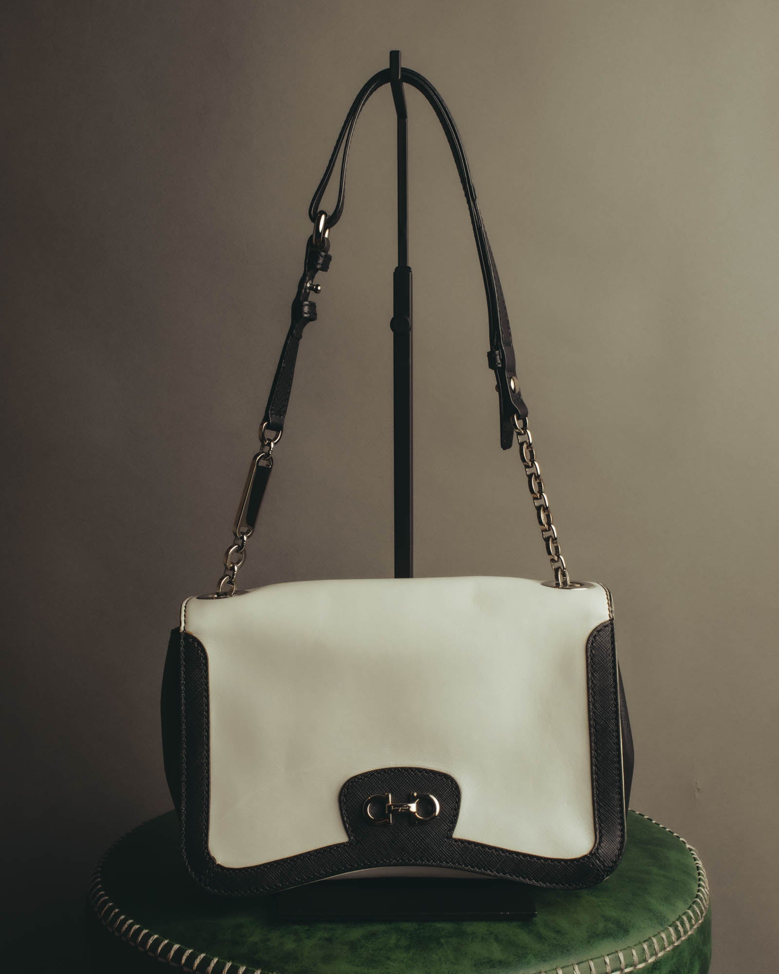 "Salvatore Ferragamo" 10's Bicolor leather chain shoulder bag