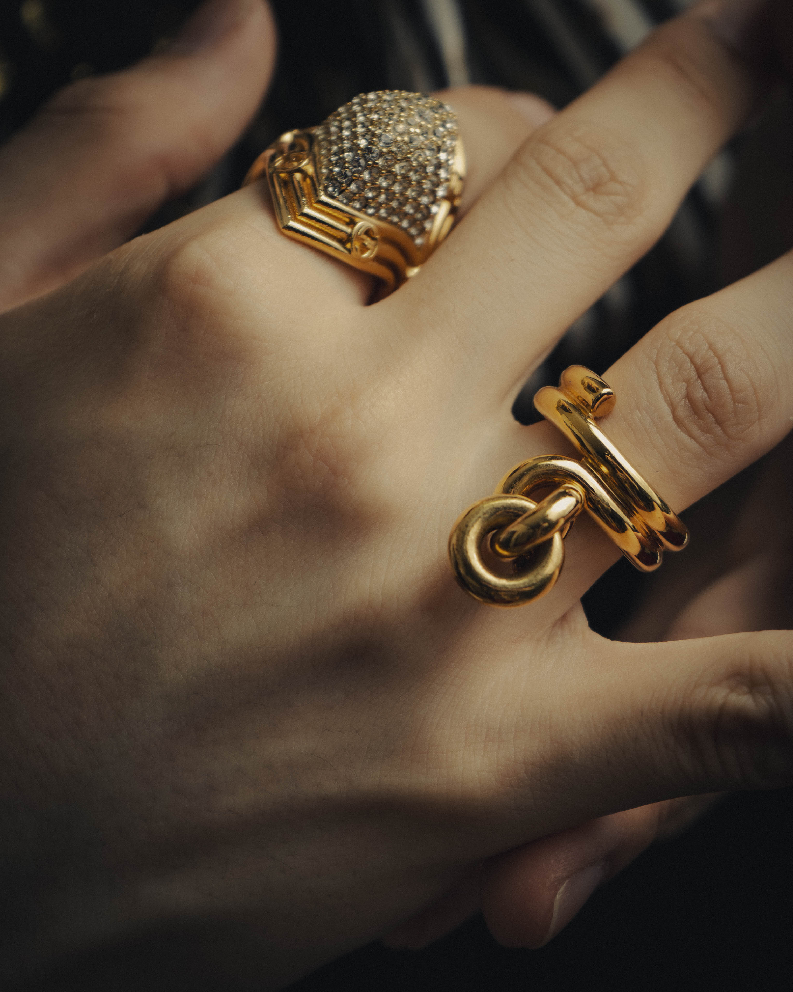-SPECIAL- “BOTTEGA VENETA” 2021-2025 Gold tone sculptural knot ring
