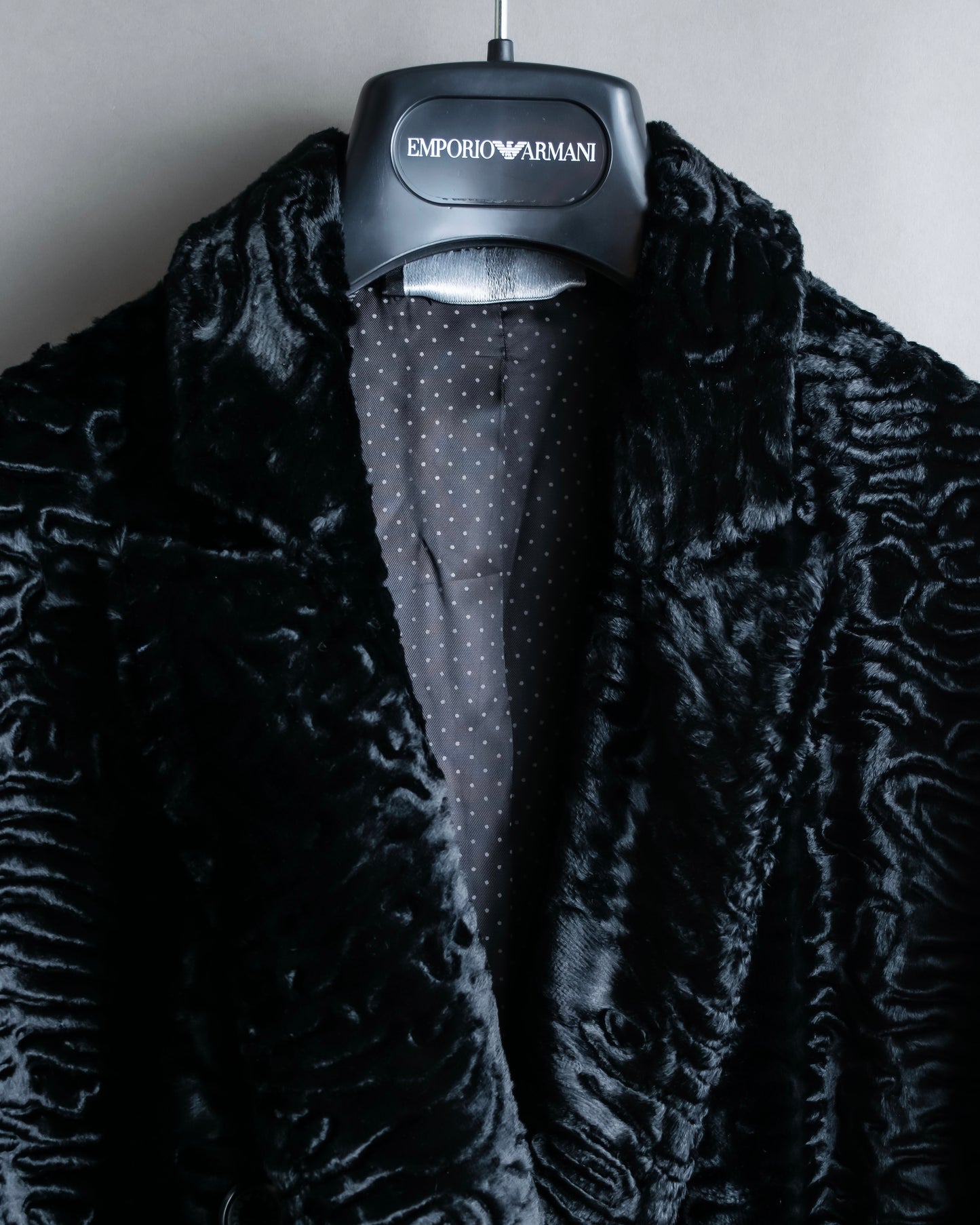 "EMPORIO ARMANI"  Dimensional wave pattern velour like chester coat