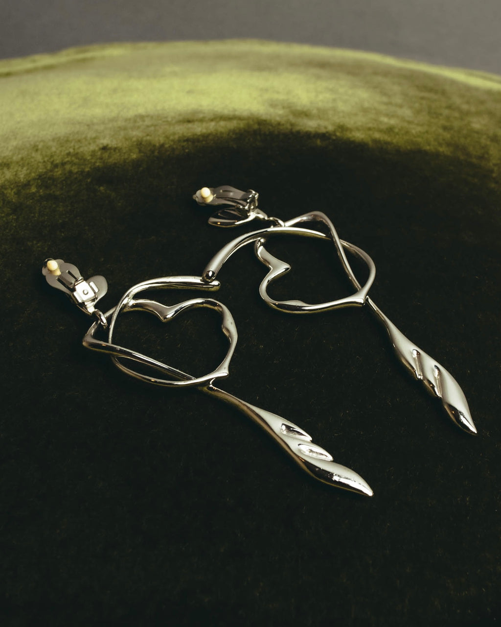 “BALENCIAGA” 2017-2023 organic heart and arrow clip-on drop earrings