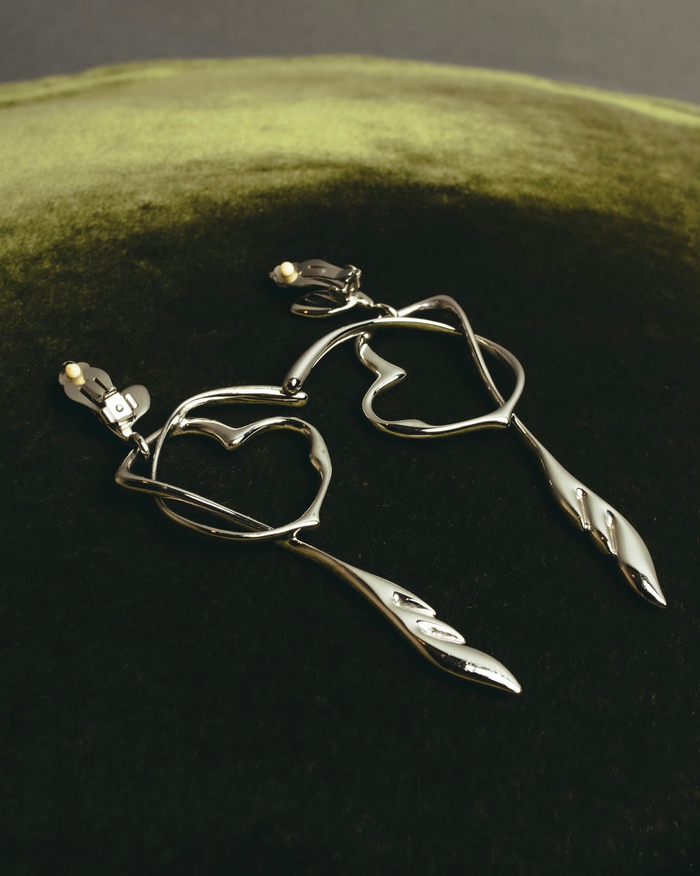 “BALENCIAGA” 2017-2023 organic heart and arrow clip-on drop earrings
