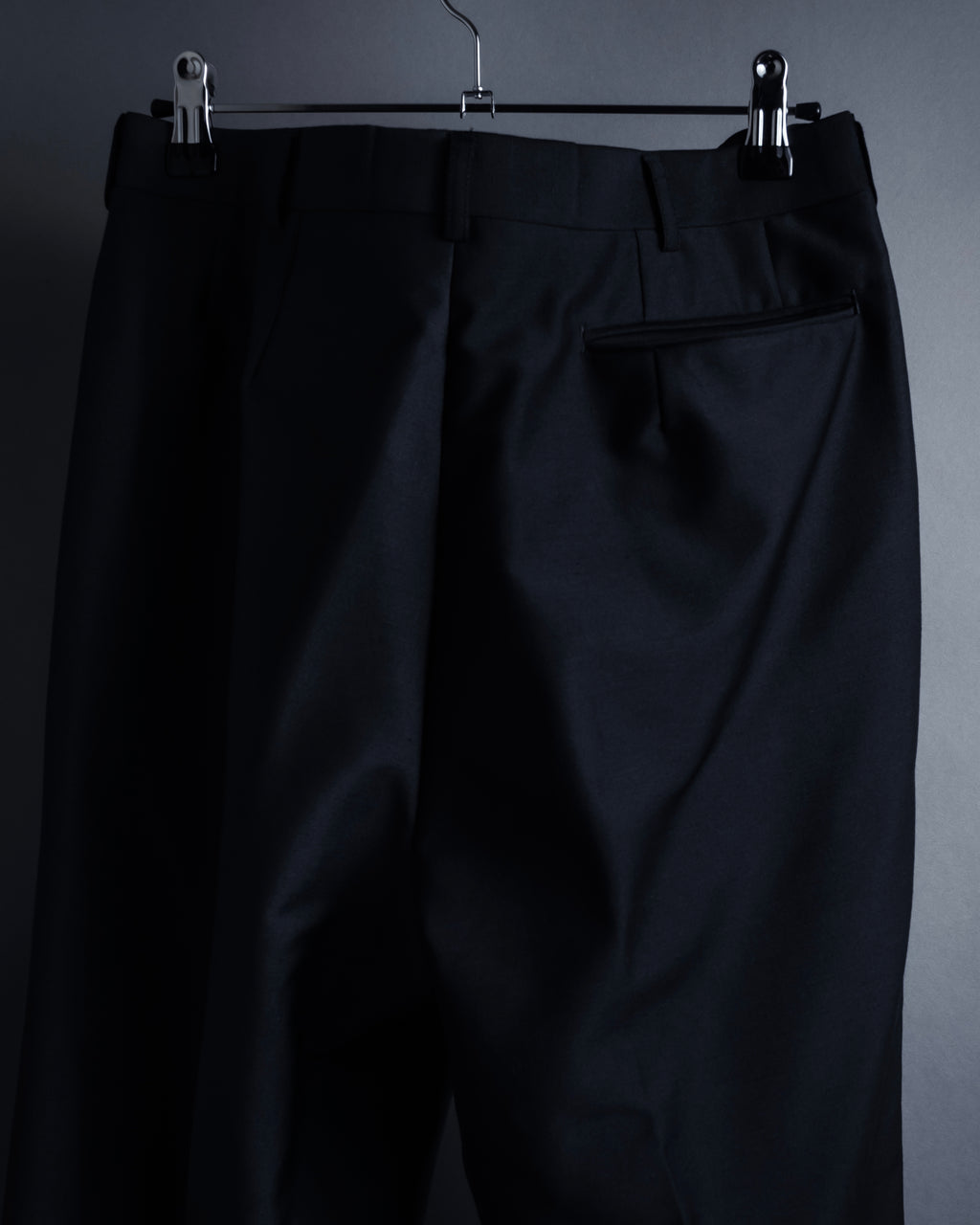 "YVES SAINT LAURENT" Strongly tailored shaped wool set up