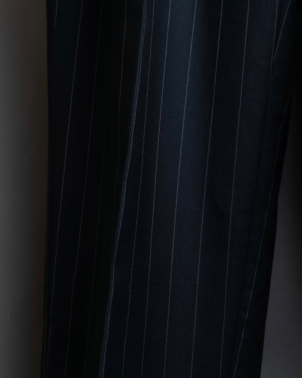 "YVES SAINT LAURENT" Peaked lapel double breasted tailored jacket ＆wide tapered slacks striped set up