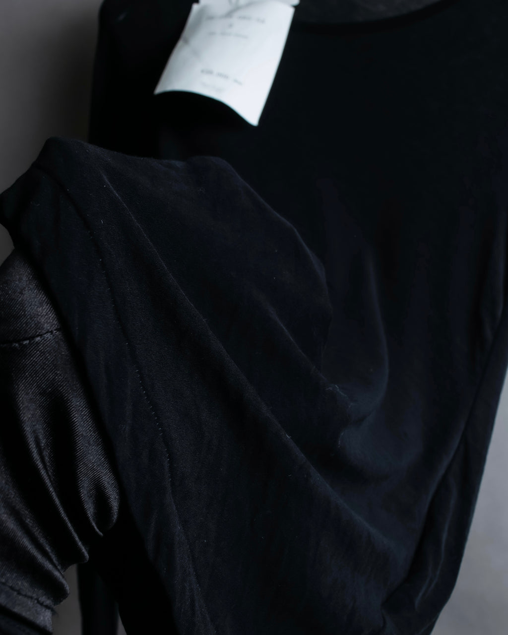 "YOHJI YAMAMOTO FEMME"
Sheer cotton round neck pullover