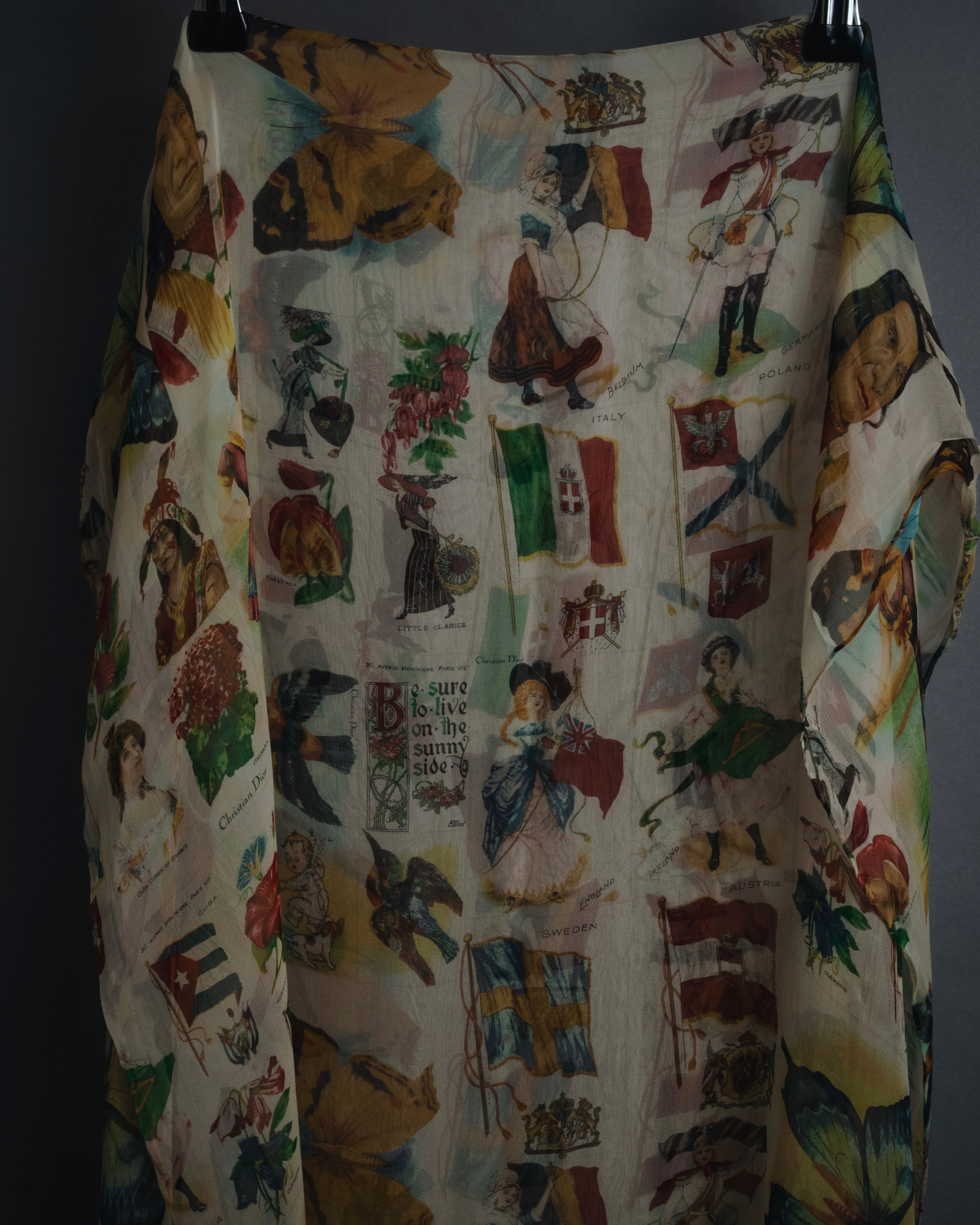 –SPECIAL– "Christian Dior"
00’s historic collage-print silk chiffon large stole