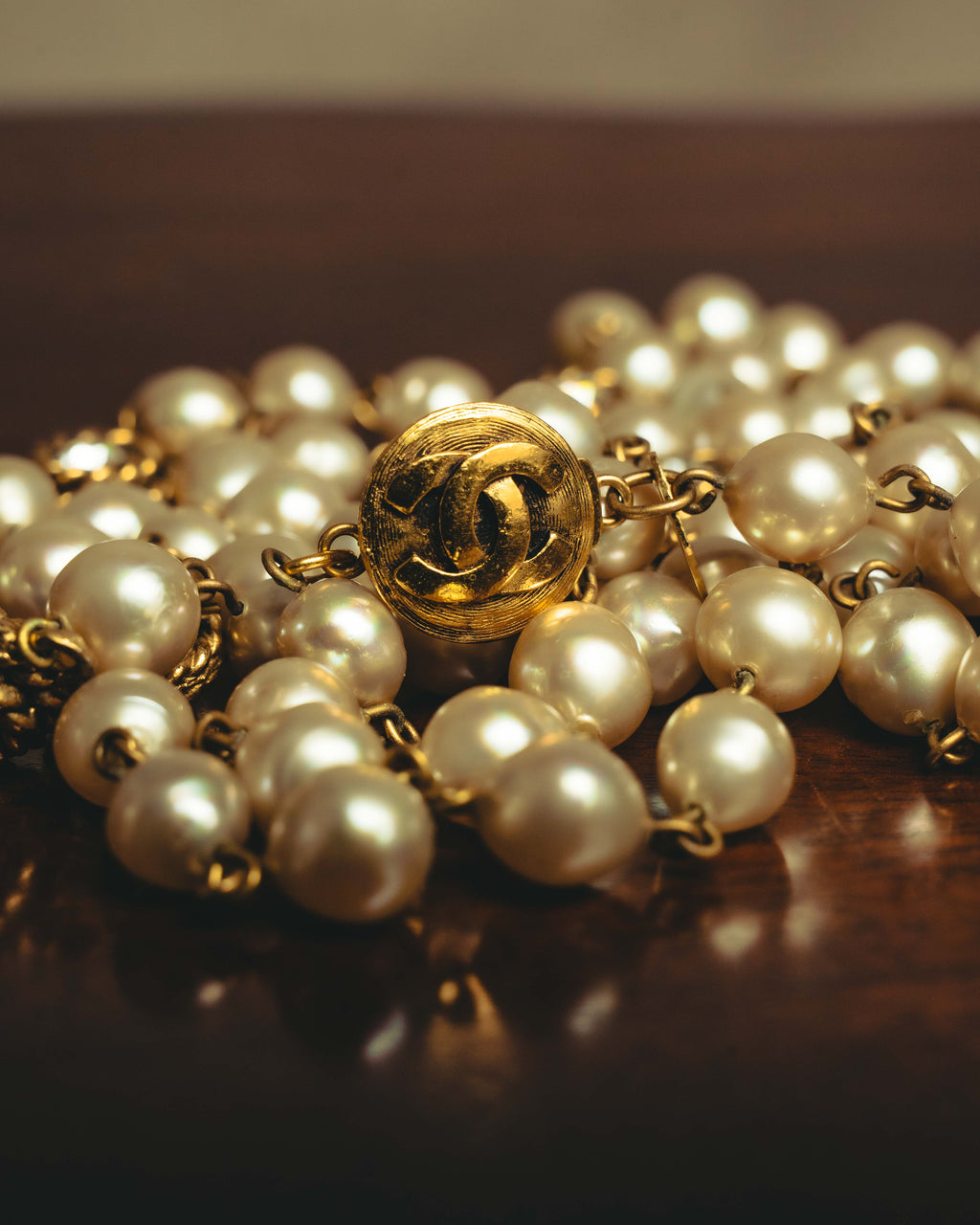 -SPECIAL- "CHANEL" 90's Pearl and crystal embellished long necklace