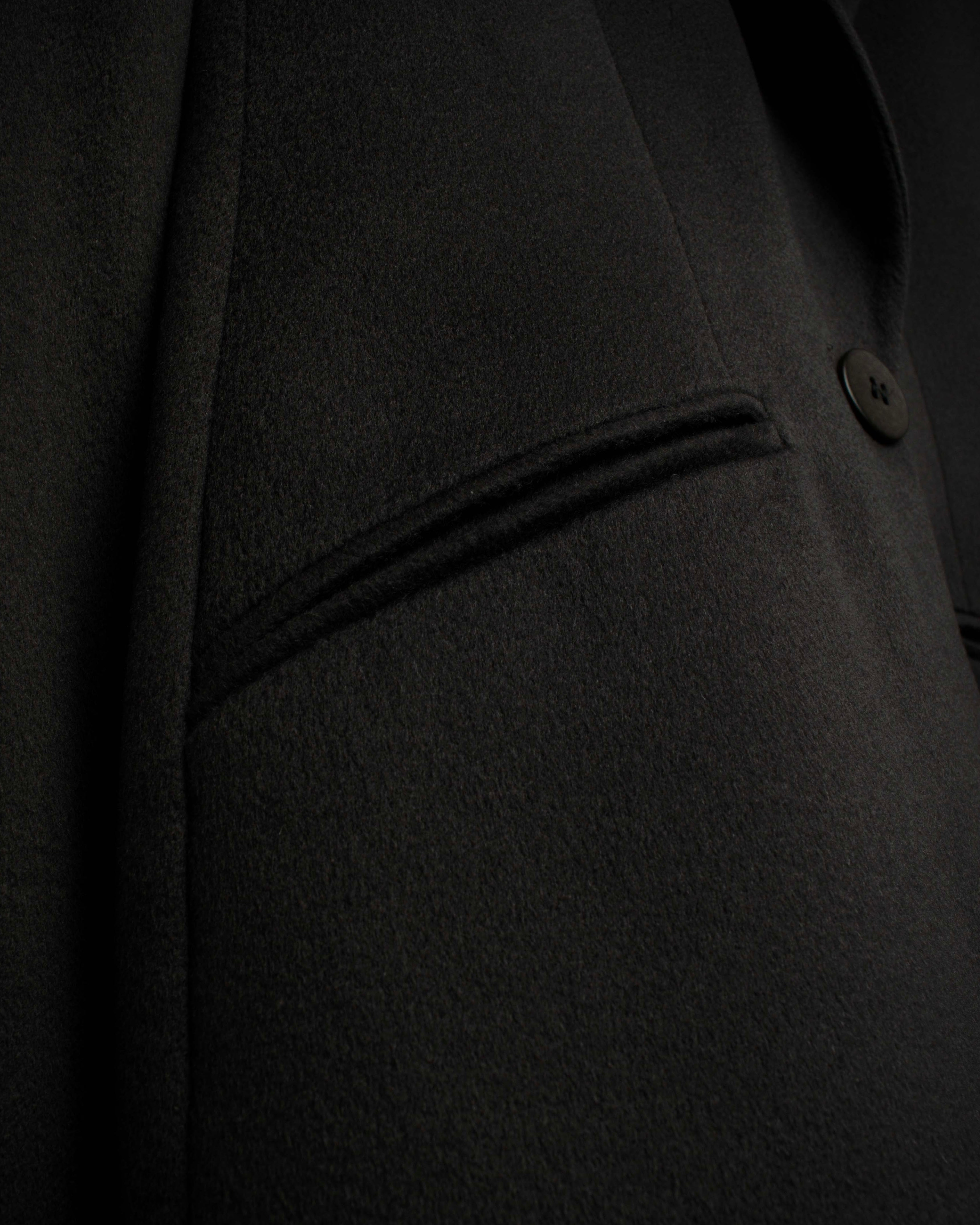 "ARMANI COLLEZIONI" Sharp peak lapel 100% cashmere tailored jacket