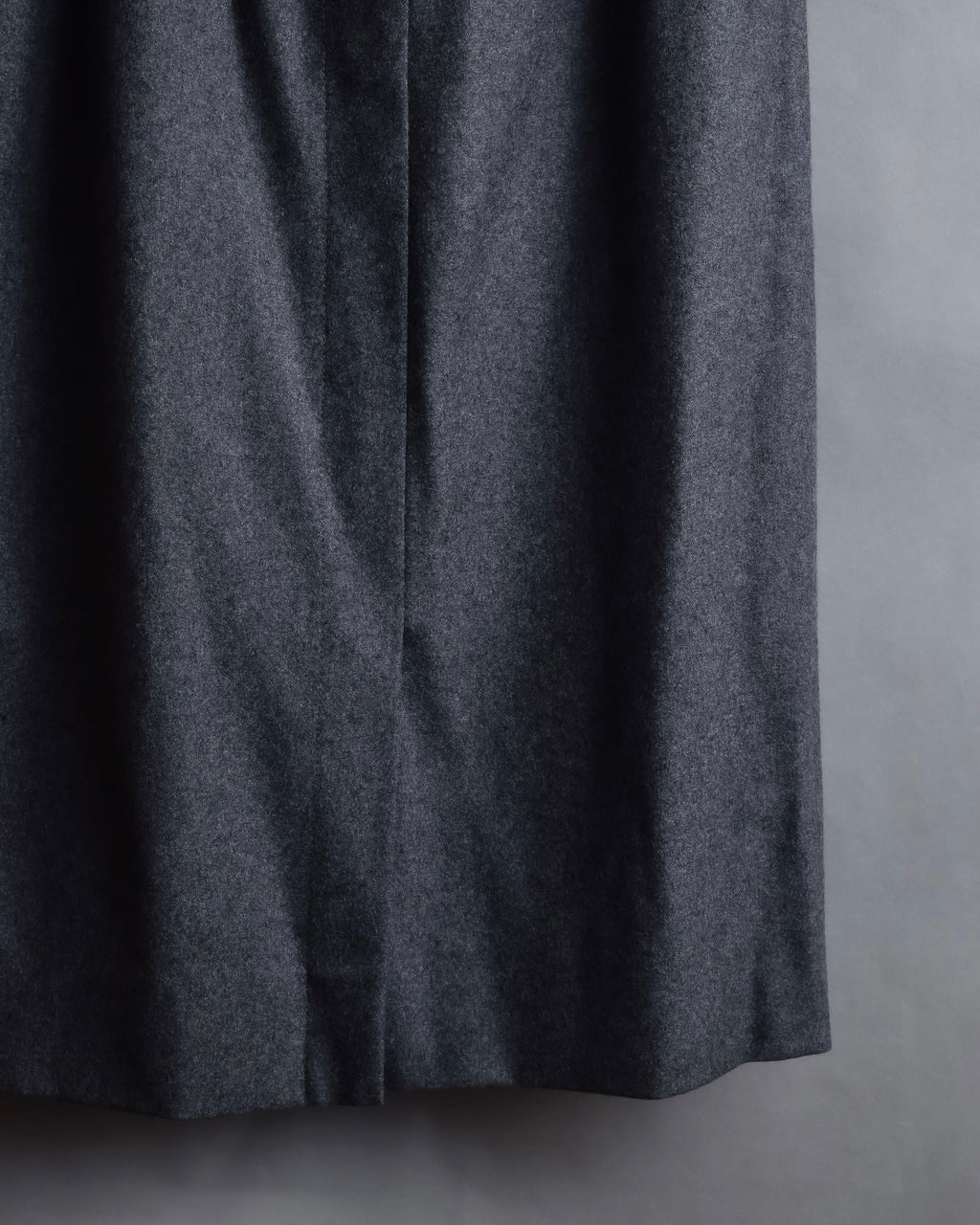 "CHANEL" 90's Gold button design straight line skirt