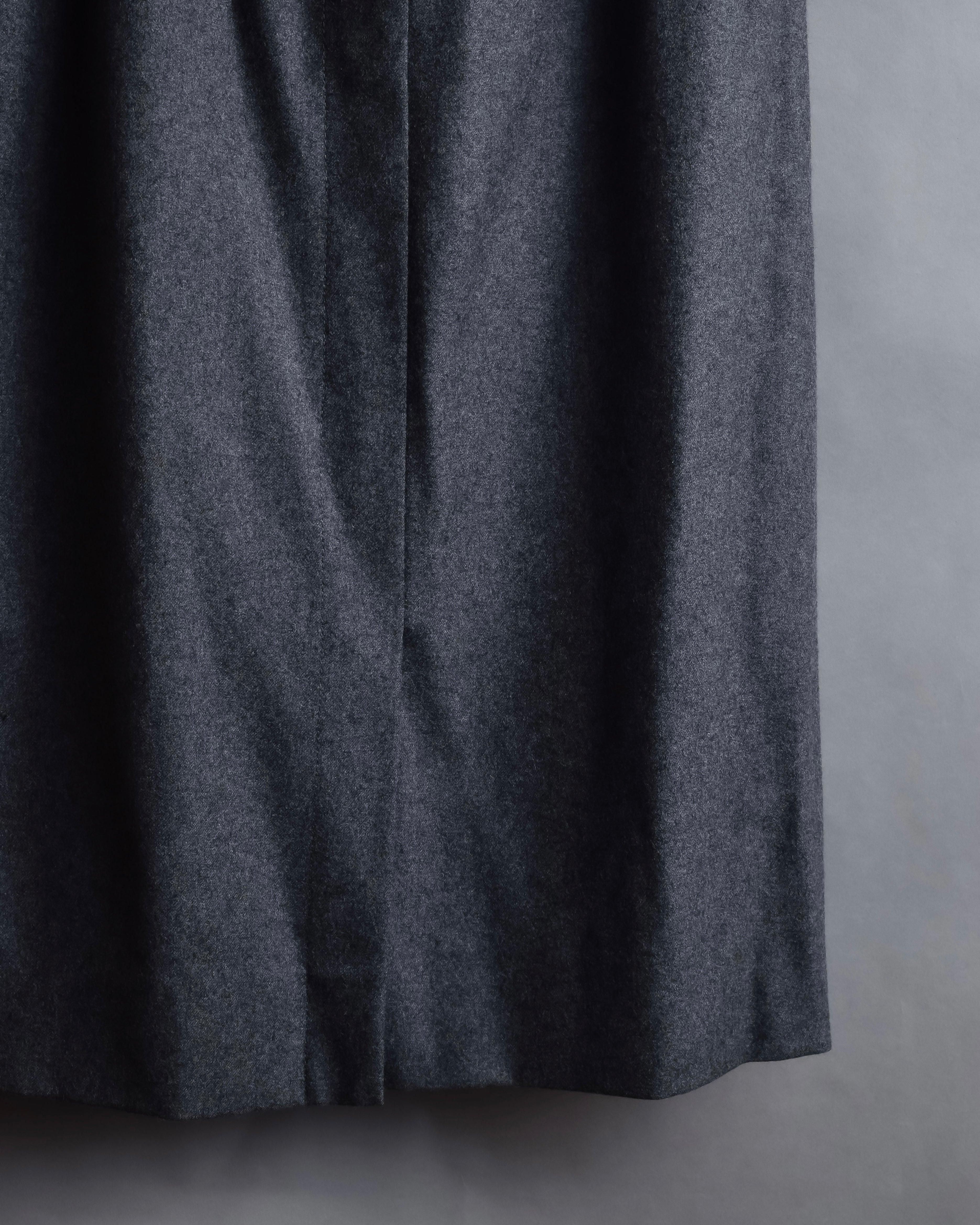 "CHANEL" 90's Gold button design straight line skirt