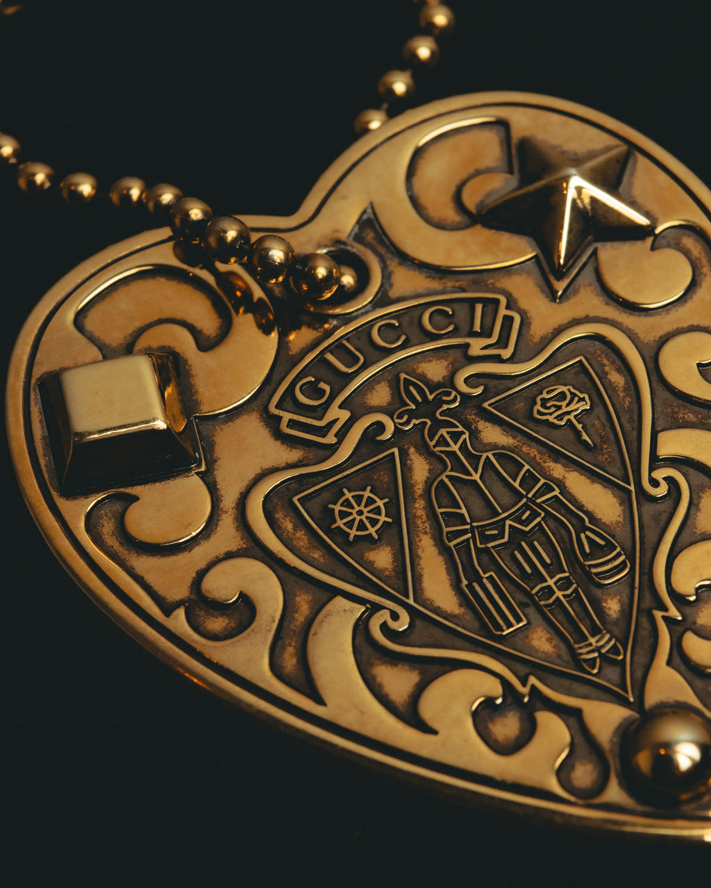 "GUCCI" 80's gold crest bag charm