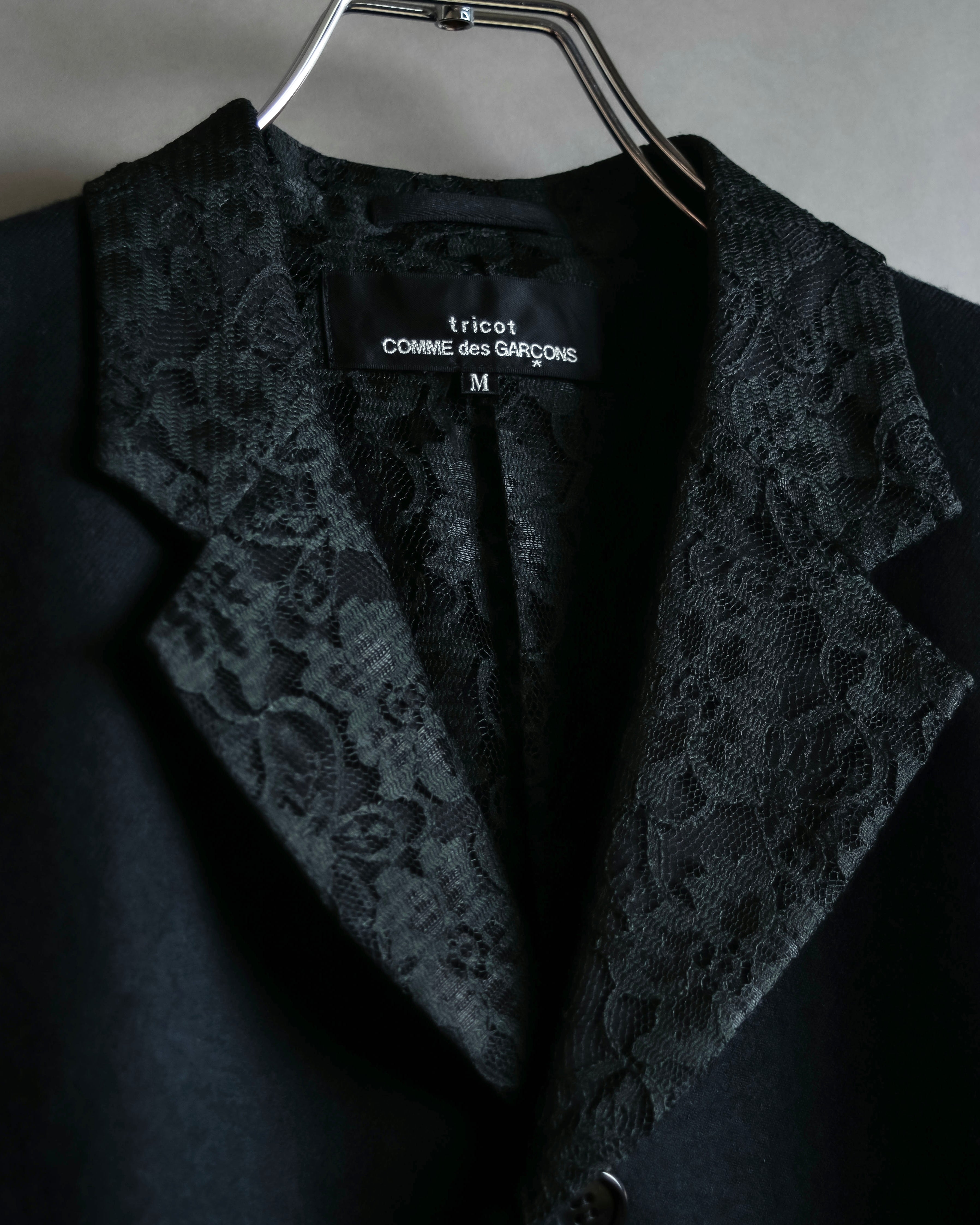 "tricot COMME des GARCONS" 
2001AW Lace-switched design tailored jacket