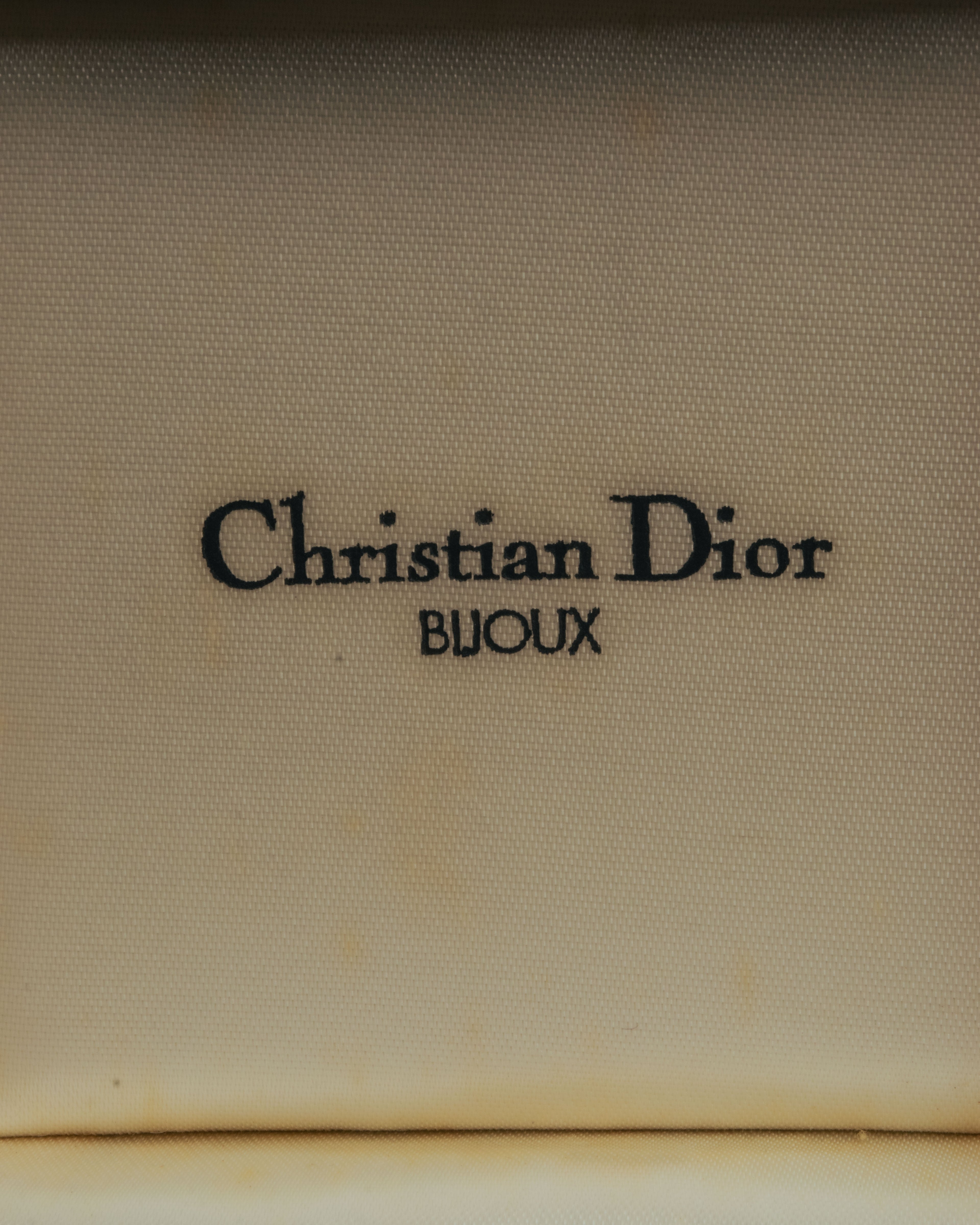 “Christian Dior” 80’s-90’s Laurel rope motif D logo earrings