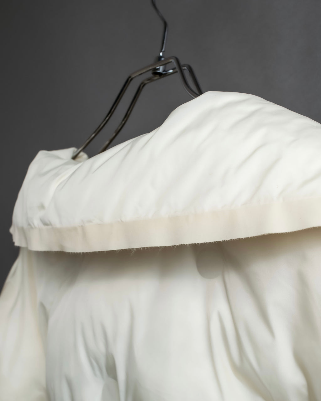 "MAISON MARGIELA" Offwhite color quilted padded oversized tailored coat