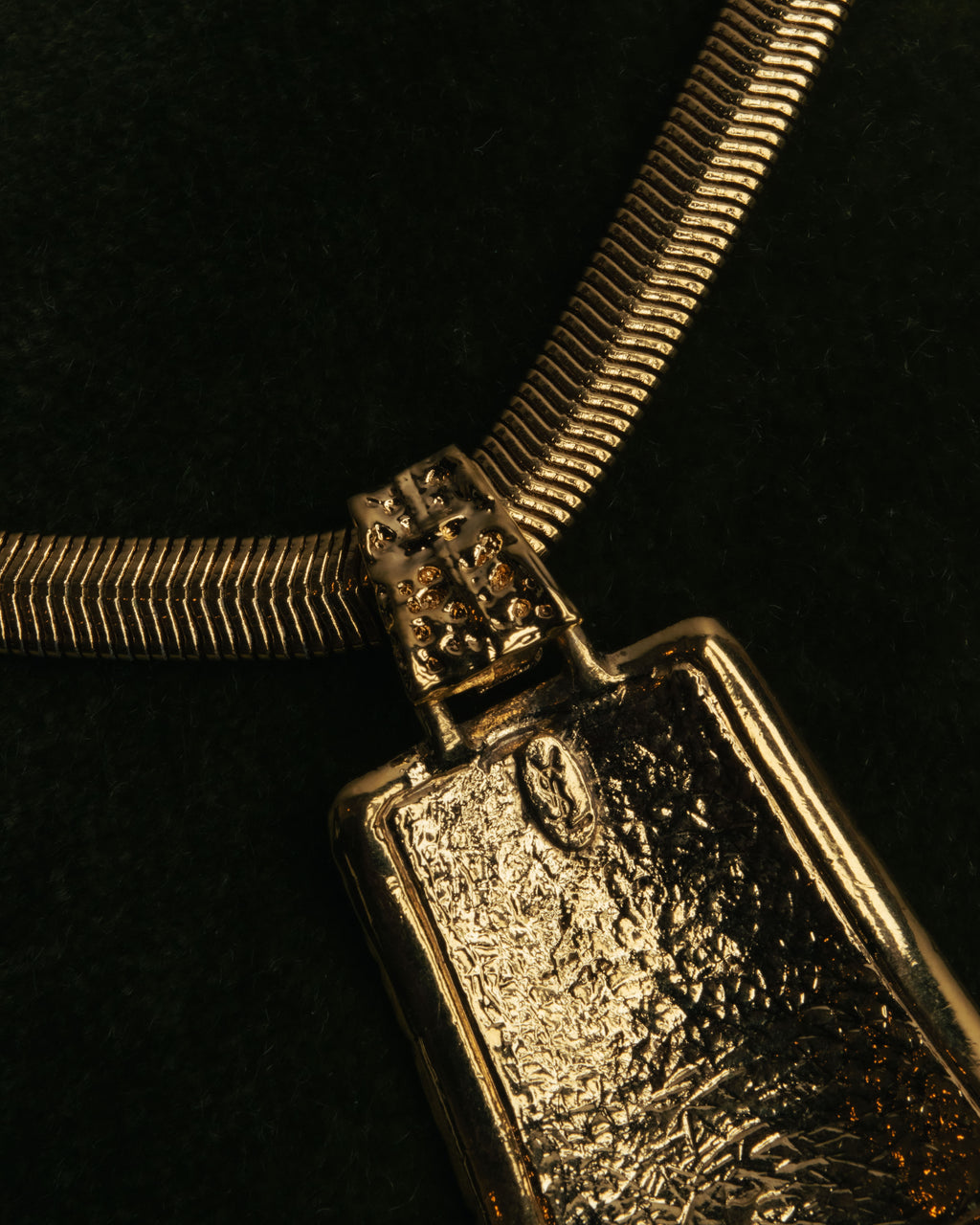 "Yves Saint Laurent" 80's-00's Gold tone textured pendant necklace
