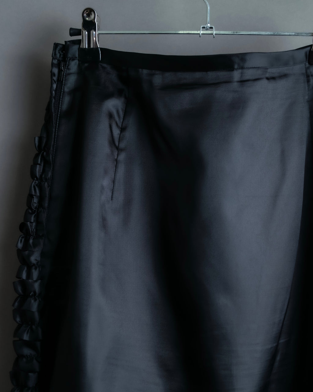 “tricot COMME des Garçons AD1999" Ribbon designed long skirt