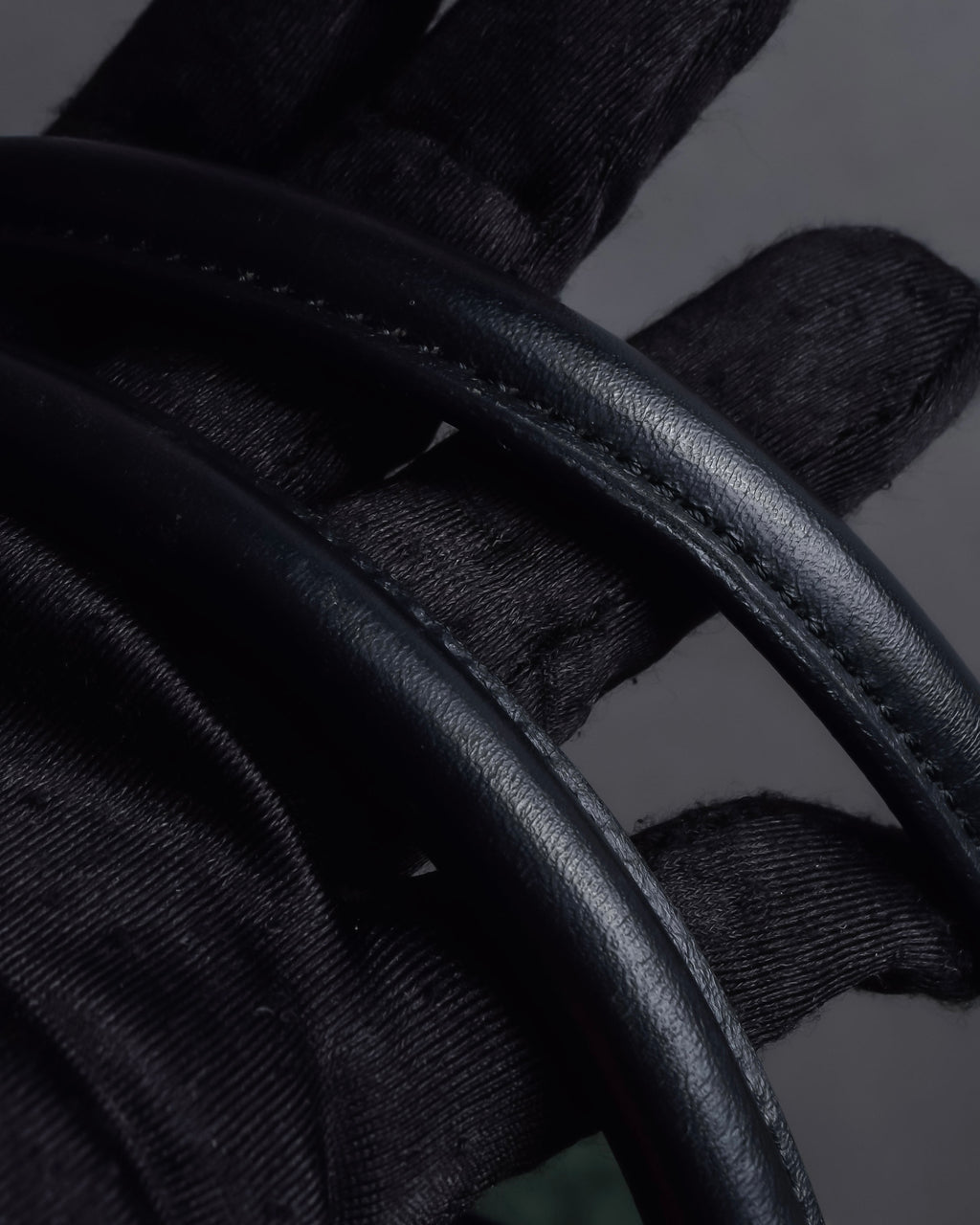 "BURBERRY" Trapezoidal embossed leather one-handle bag