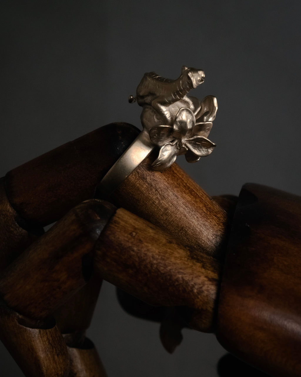 “DIOR” 2010’s Tiger and flower sculptural ring