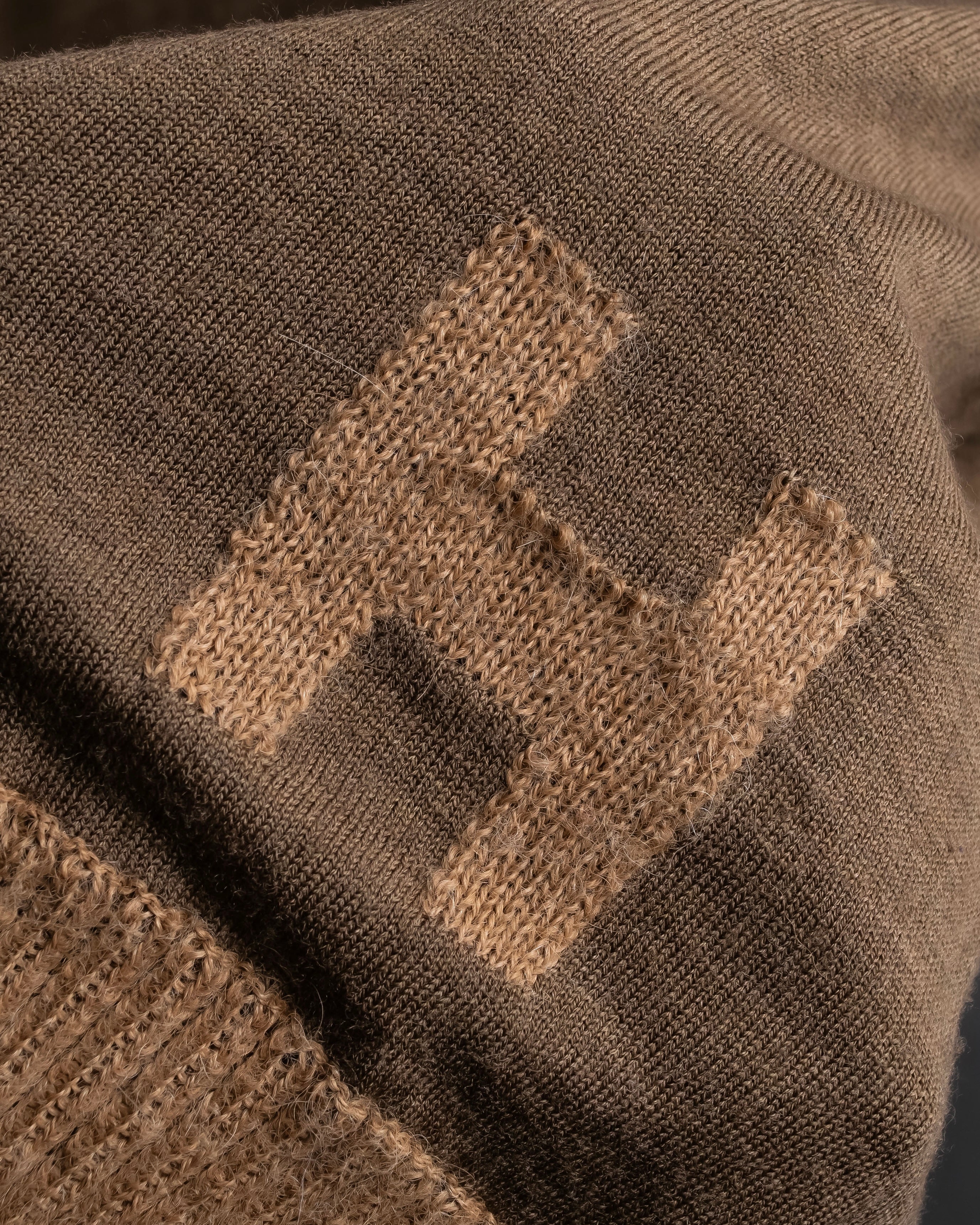 "HERMES" Gaultier period H logo engraved V-neck knit