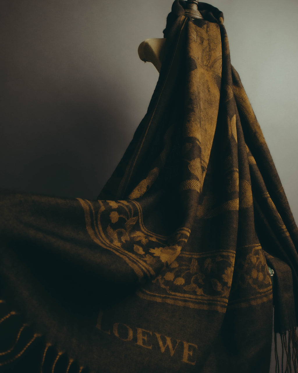 -SPECIAL- “LOEWE” 90’s-00’s Botanical anagram jacquard fringe stole