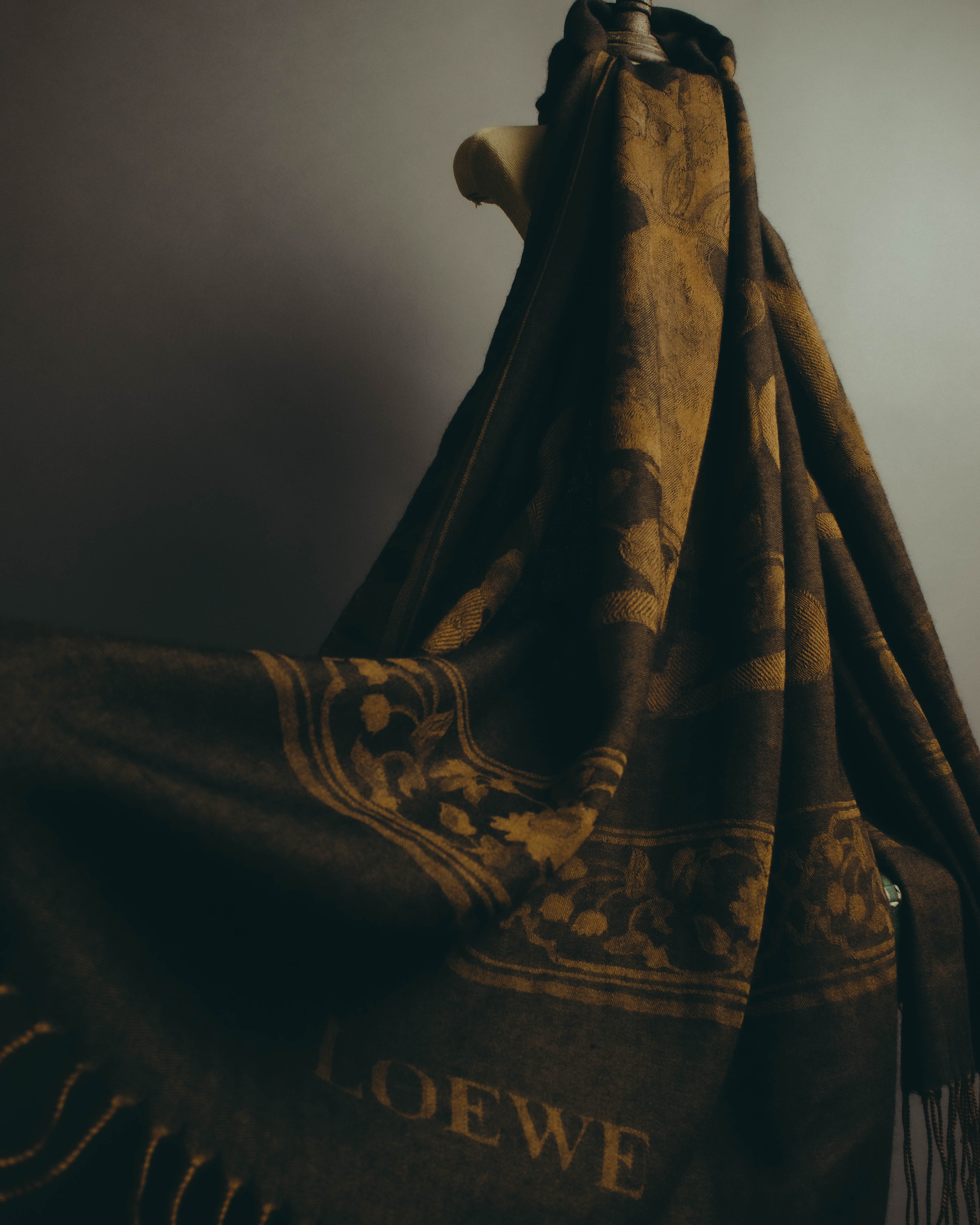 -SPECIAL- “LOEWE” 90’s-00’s Botanical anagram jacquard fringe stole