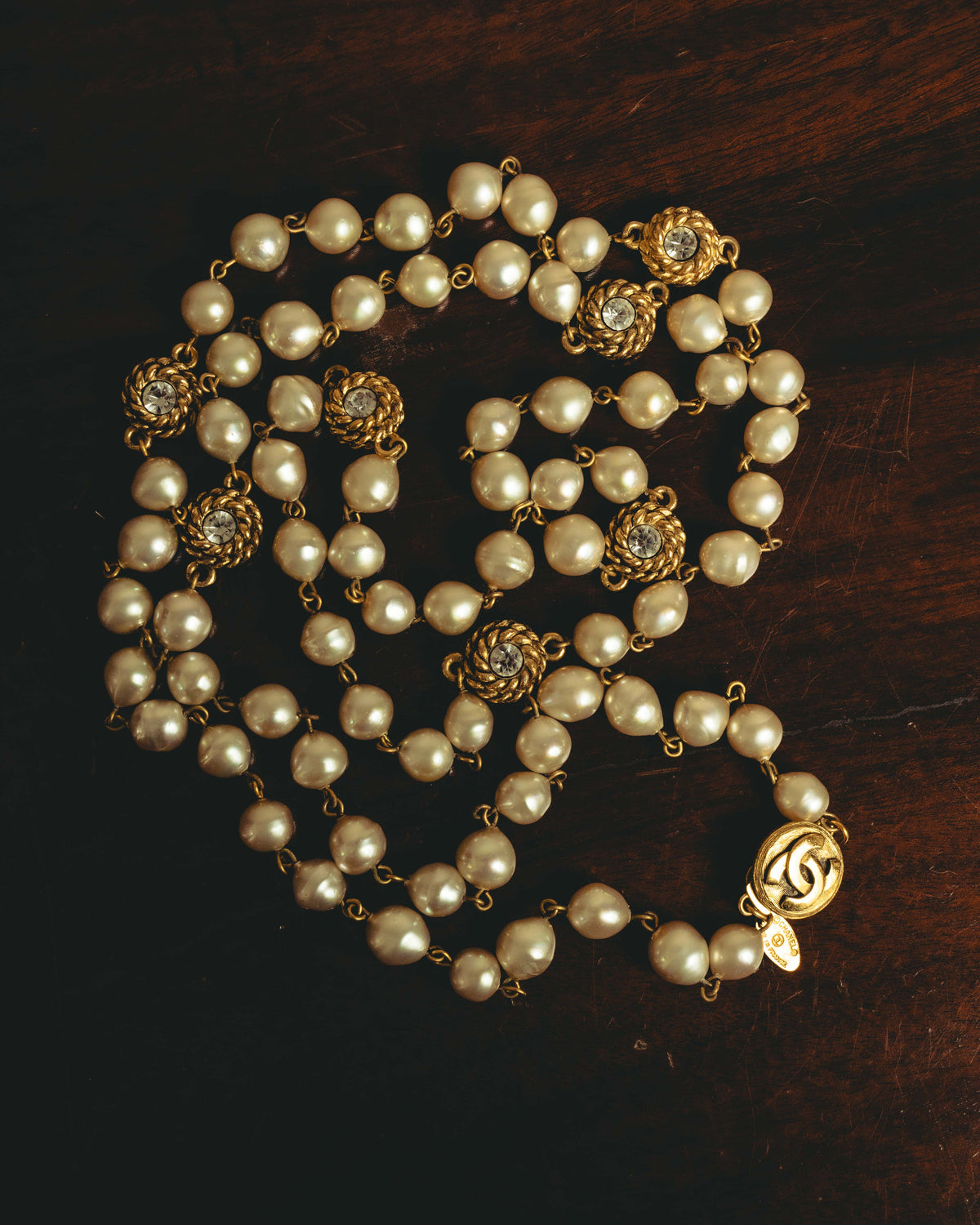 -SPECIAL- "CHANEL" 90's Pearl and crystal embellished long necklace