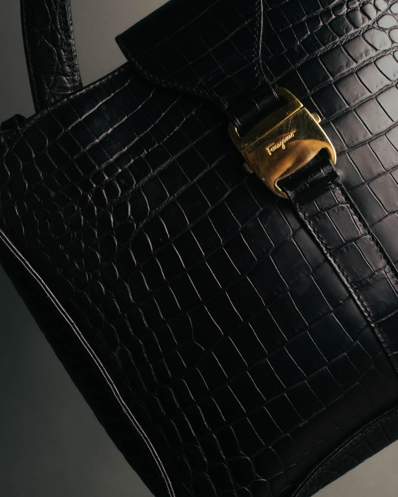 "Salvatore Ferragamo" 90's-00's Croc embossed leather shoulder bag