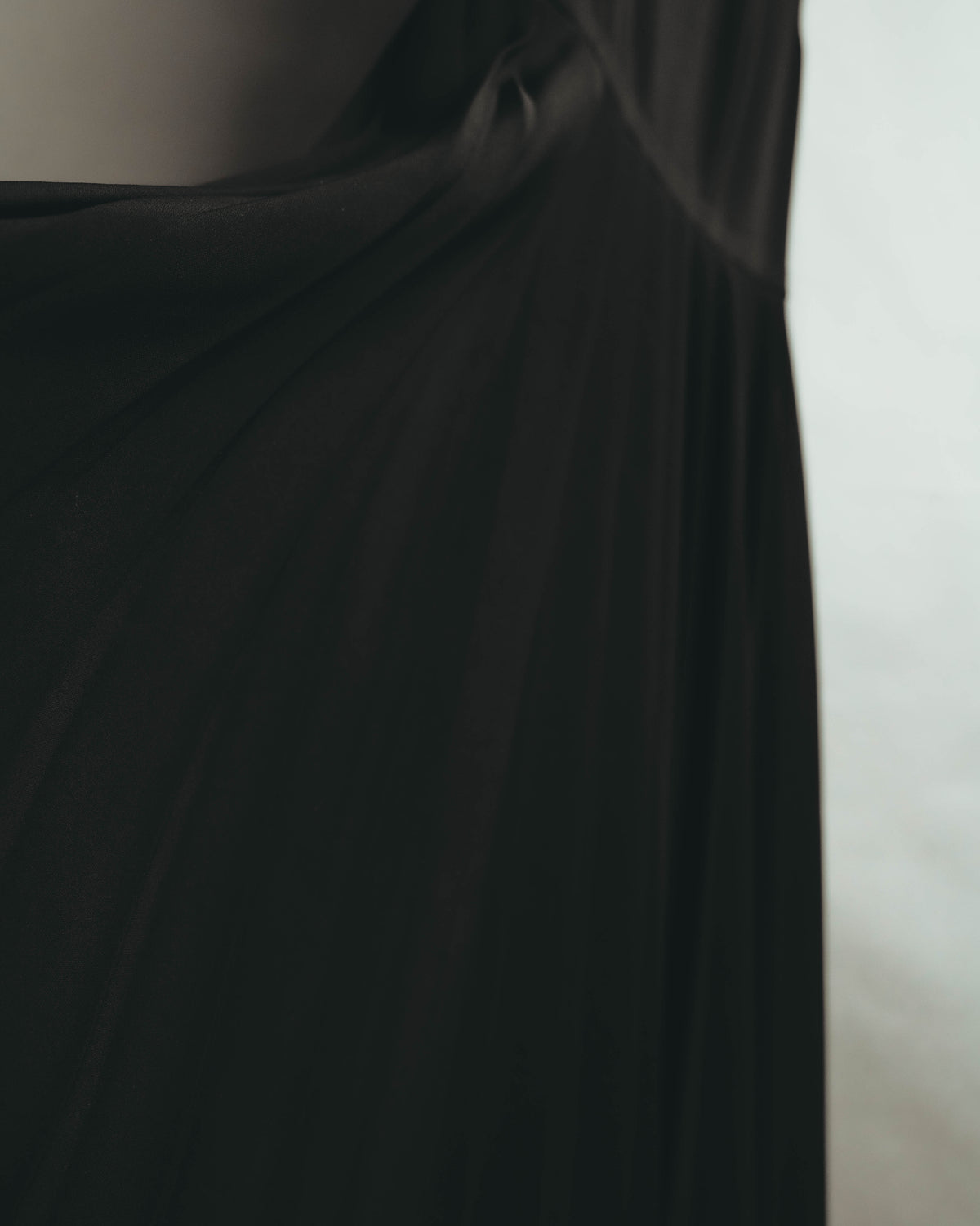 "Max Mara Studio" 00's-10's Elegant sleeveless pleated midi dress