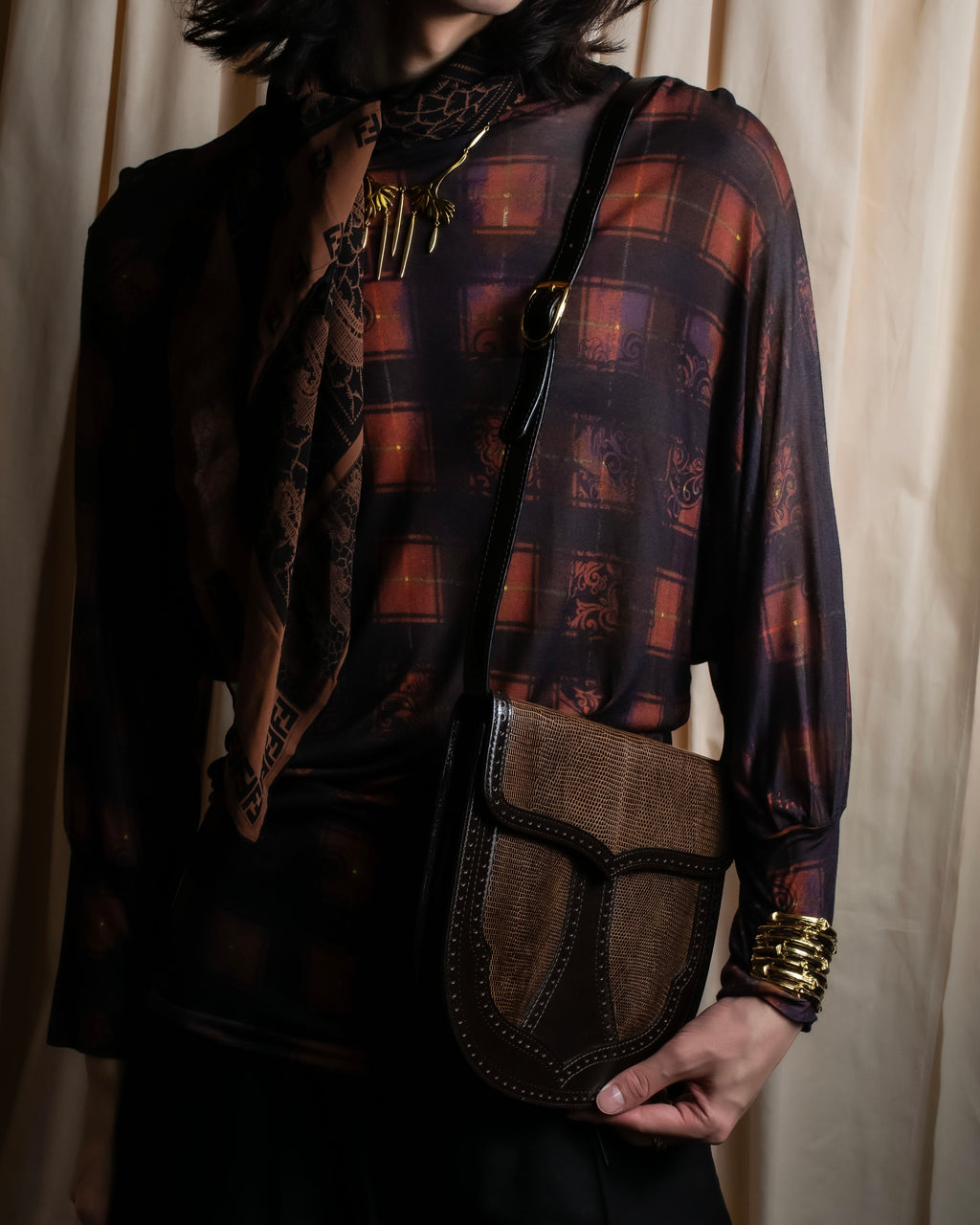 "YVES SAINT LAURENT" Brogue decorative design lizard embossed leather shoulder bag