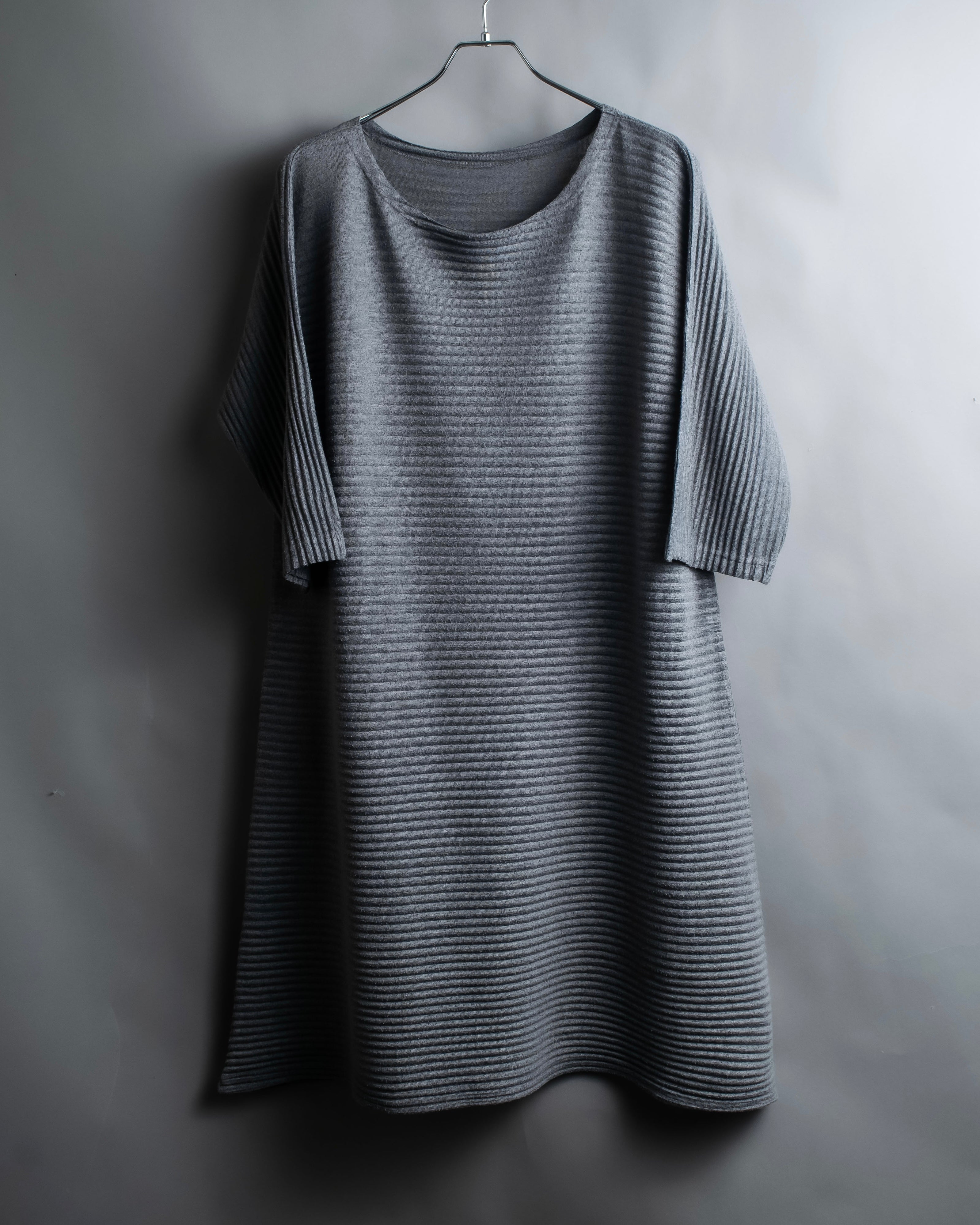 "ISSEY MIYAKE me" Pleated pullover tunic