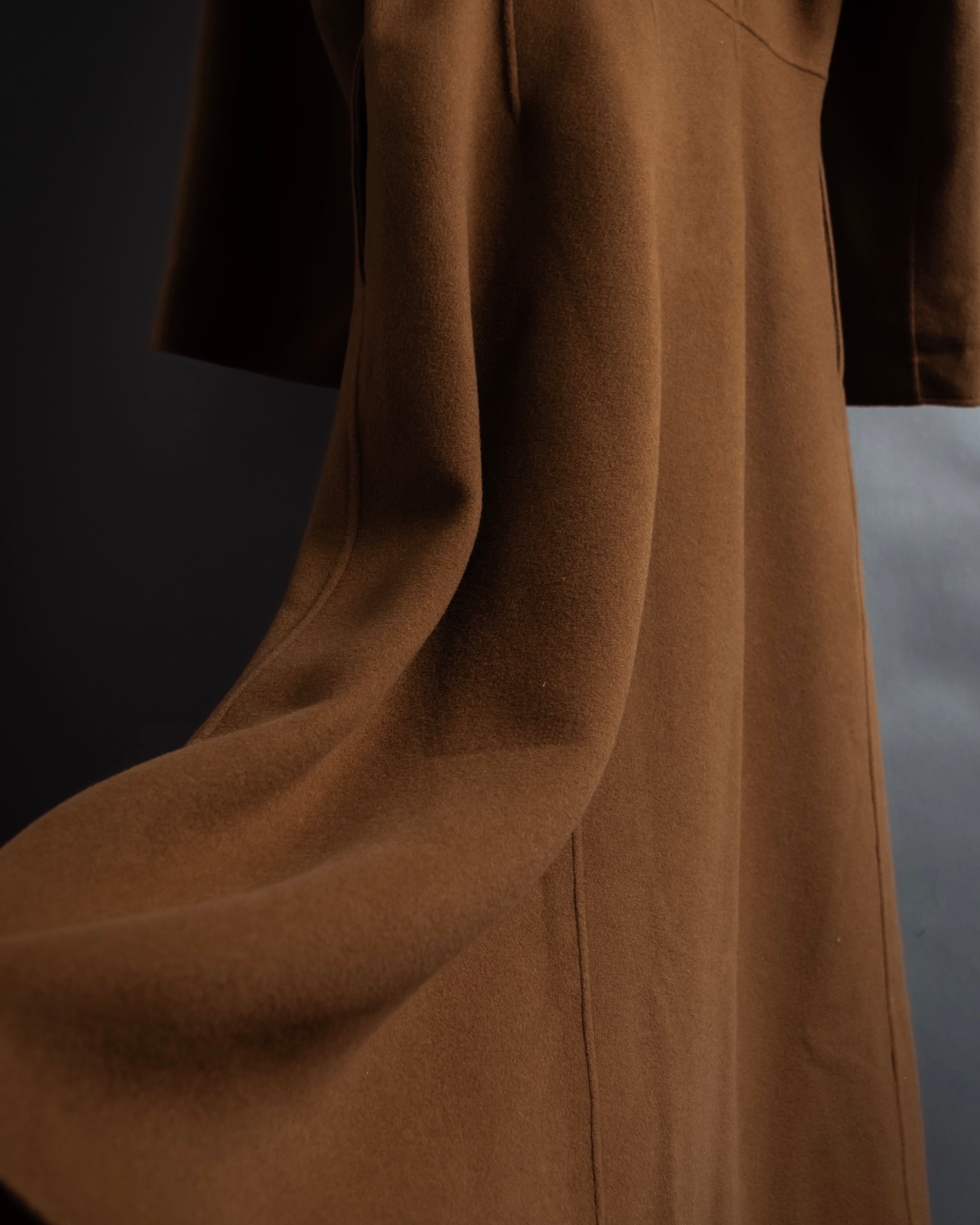 -SPECIAL- "Christian Dior" 80's-90's
Shaped flare silhouette collarless coat