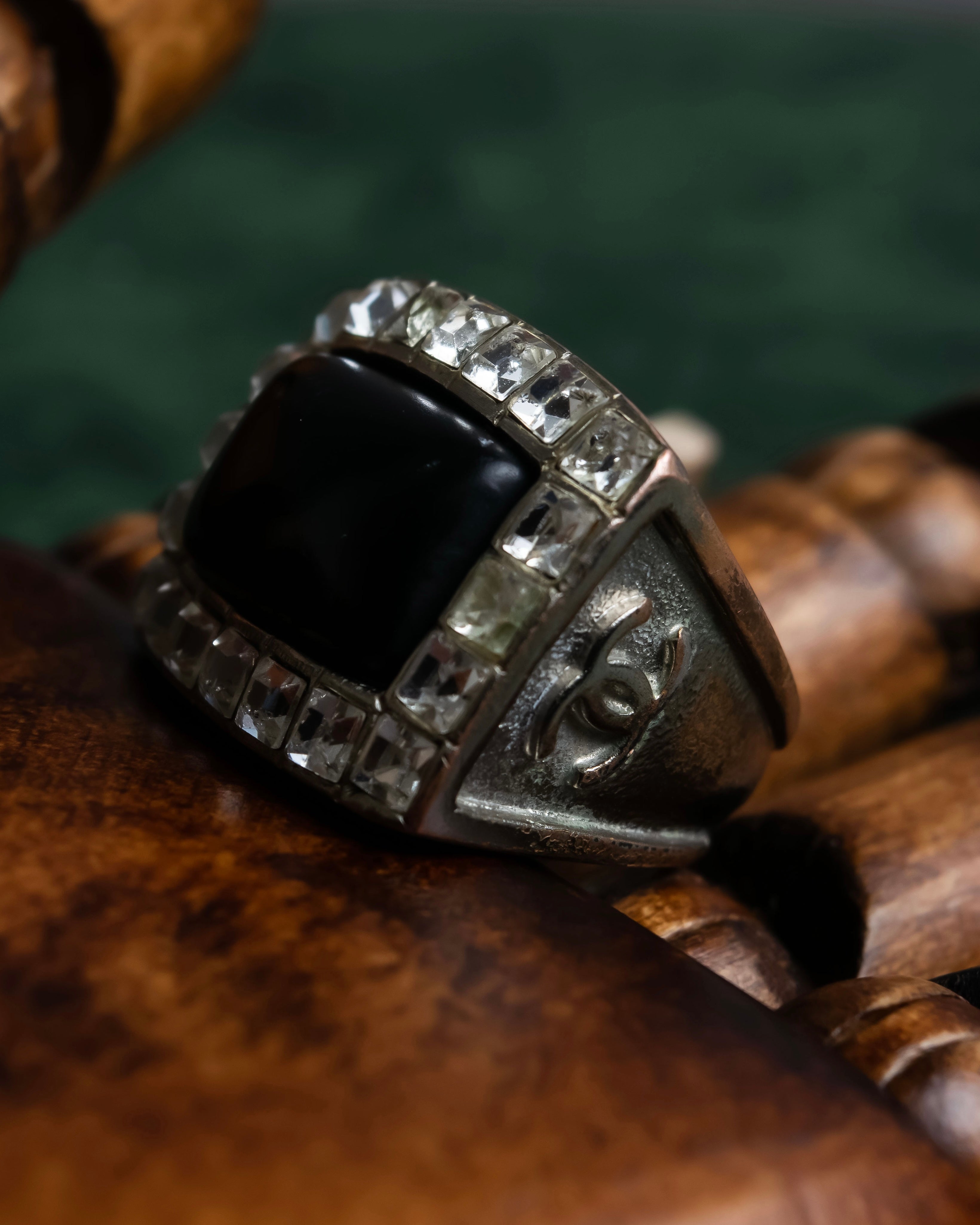 "CHANEL" 00s' rhinestone design ring