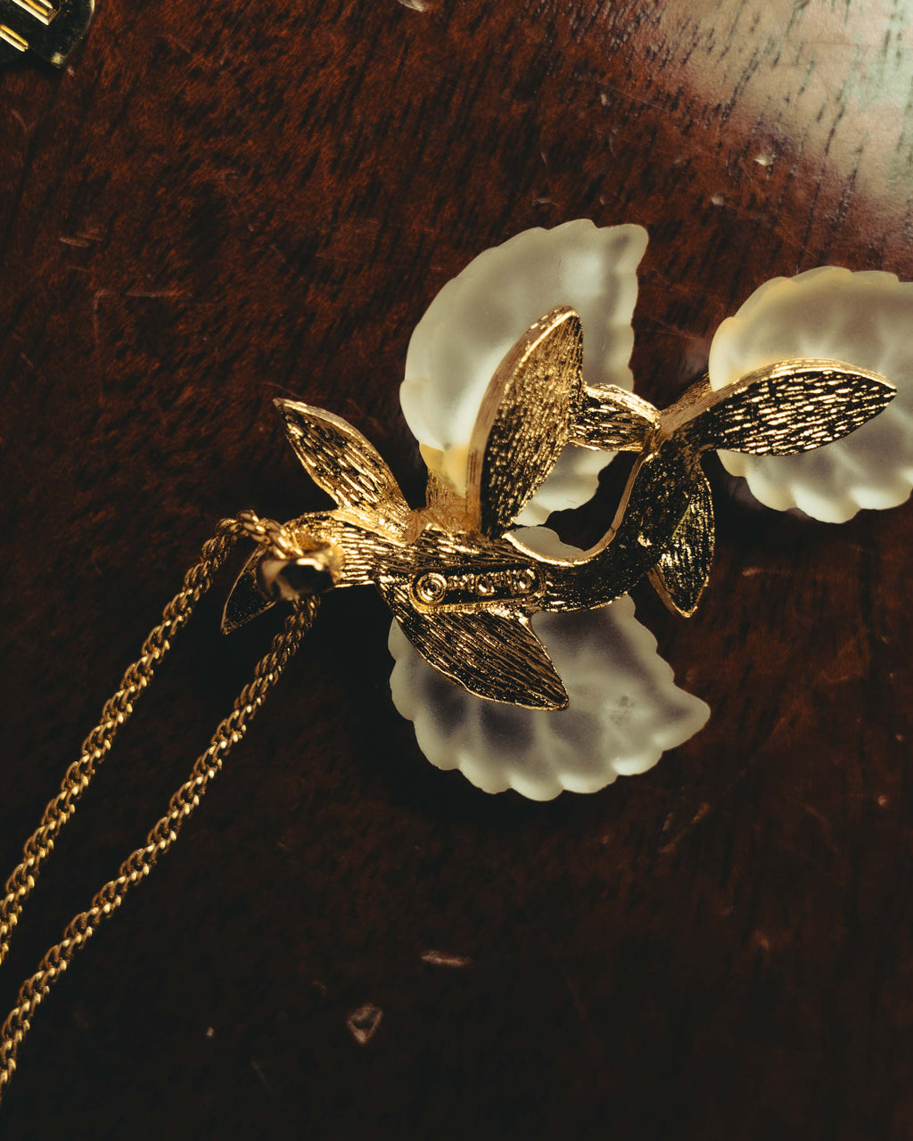 "Christian Dior" 70's-80's Sculptural leaf pendant necklace