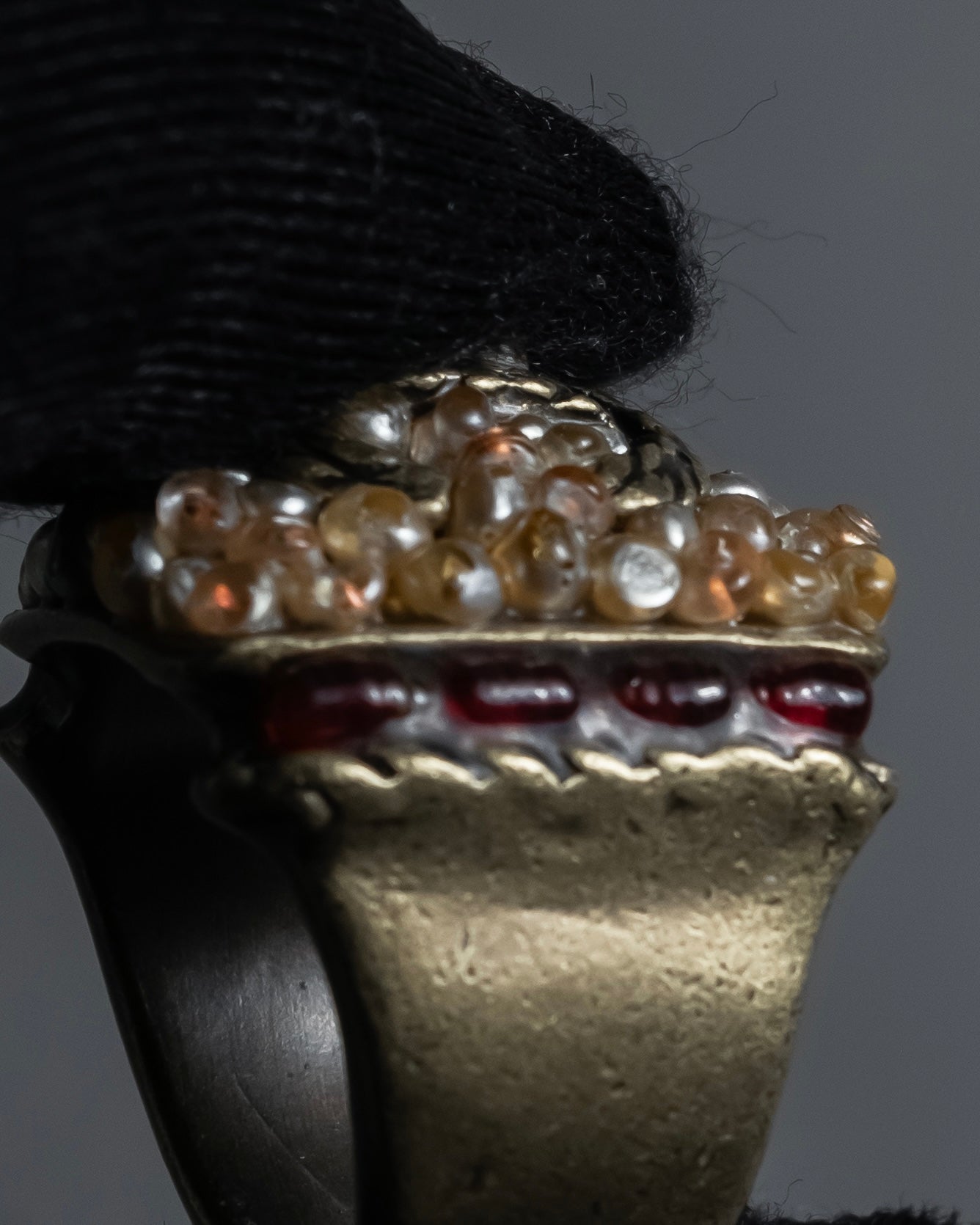 "CHANEL" 00 AW Glass pearl Coco mark motif gold ring