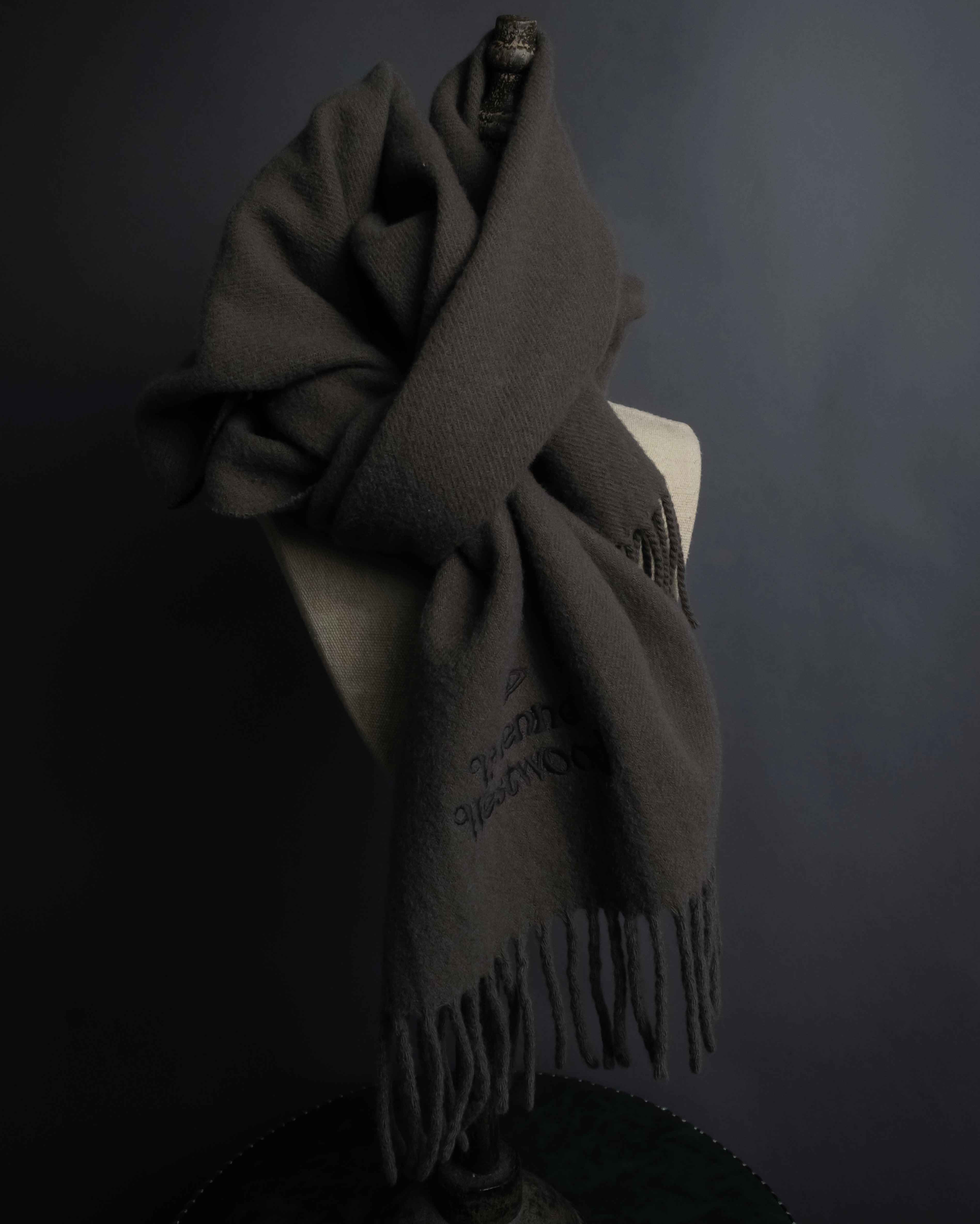 "Vivienne Westwood" Logo engraved wool long muffler
