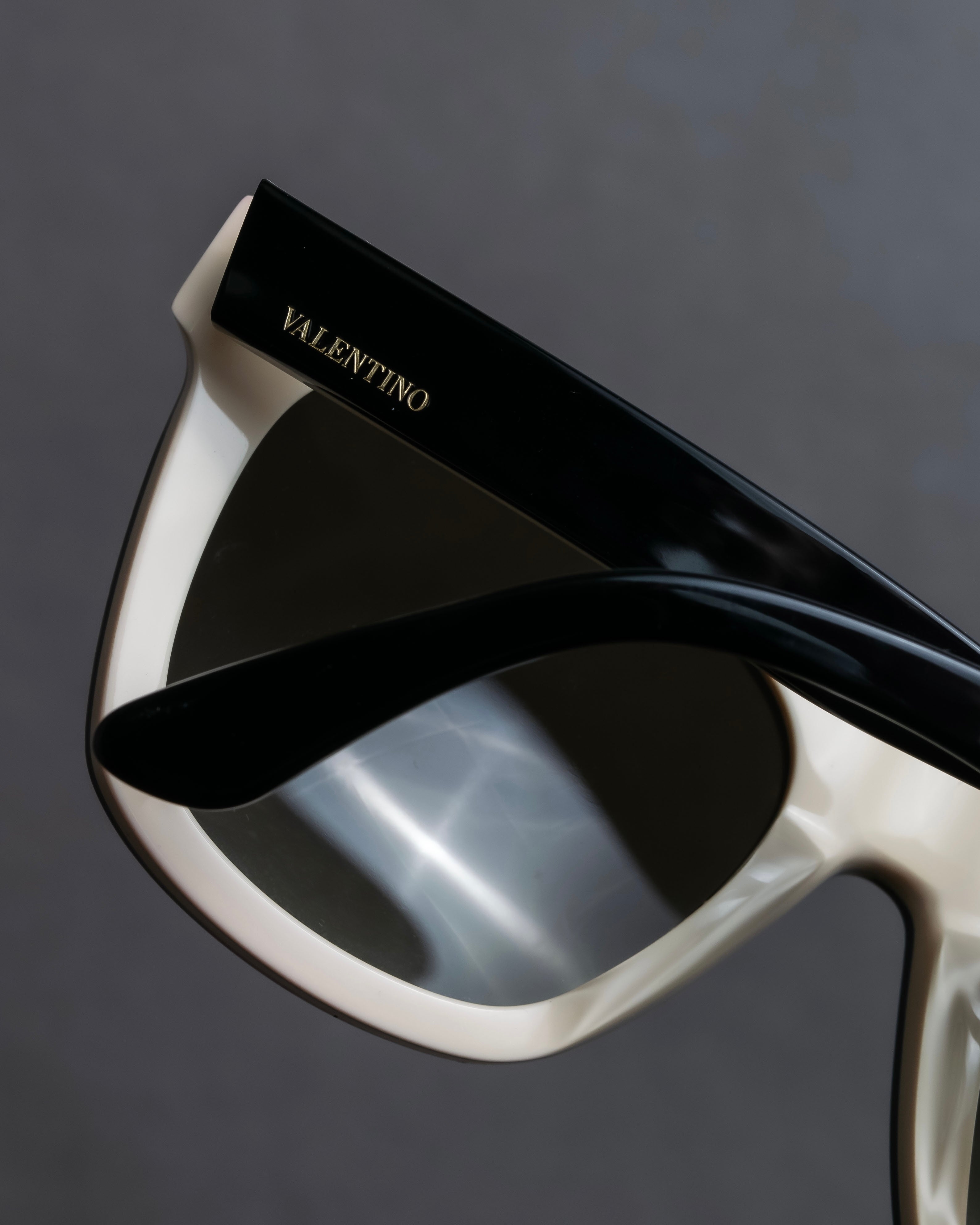 "VALENTINO" Two-tone Rockstud design sunglasses