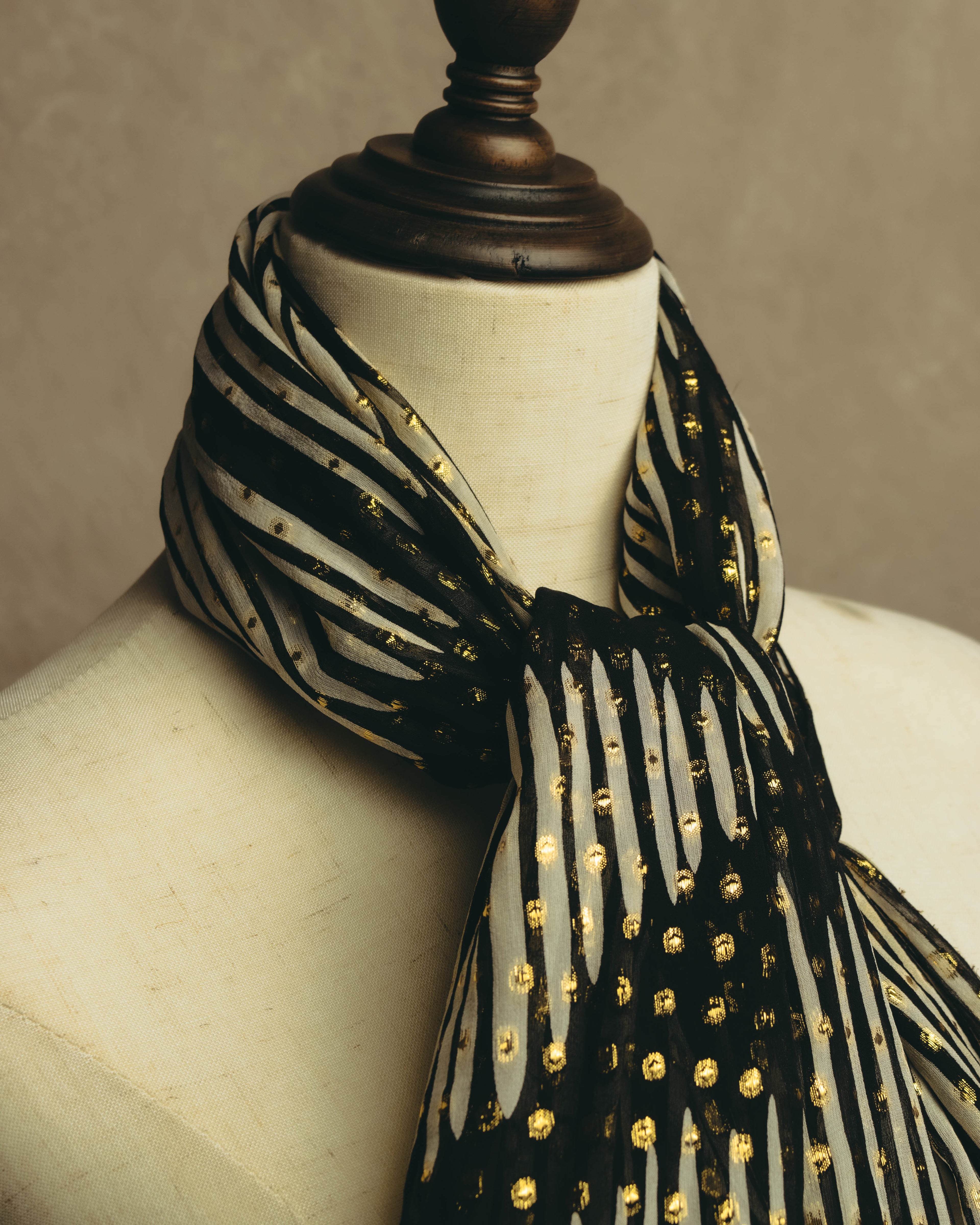 -SPECIAL- “GUCCI” 00’s-10’s Metallic printed sheer stole