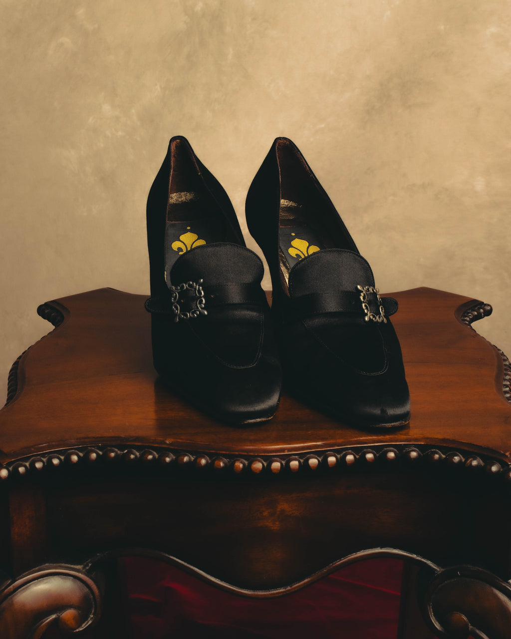 "PATRICK COX" 90's-00's Satin buckle heeled loafer pumps